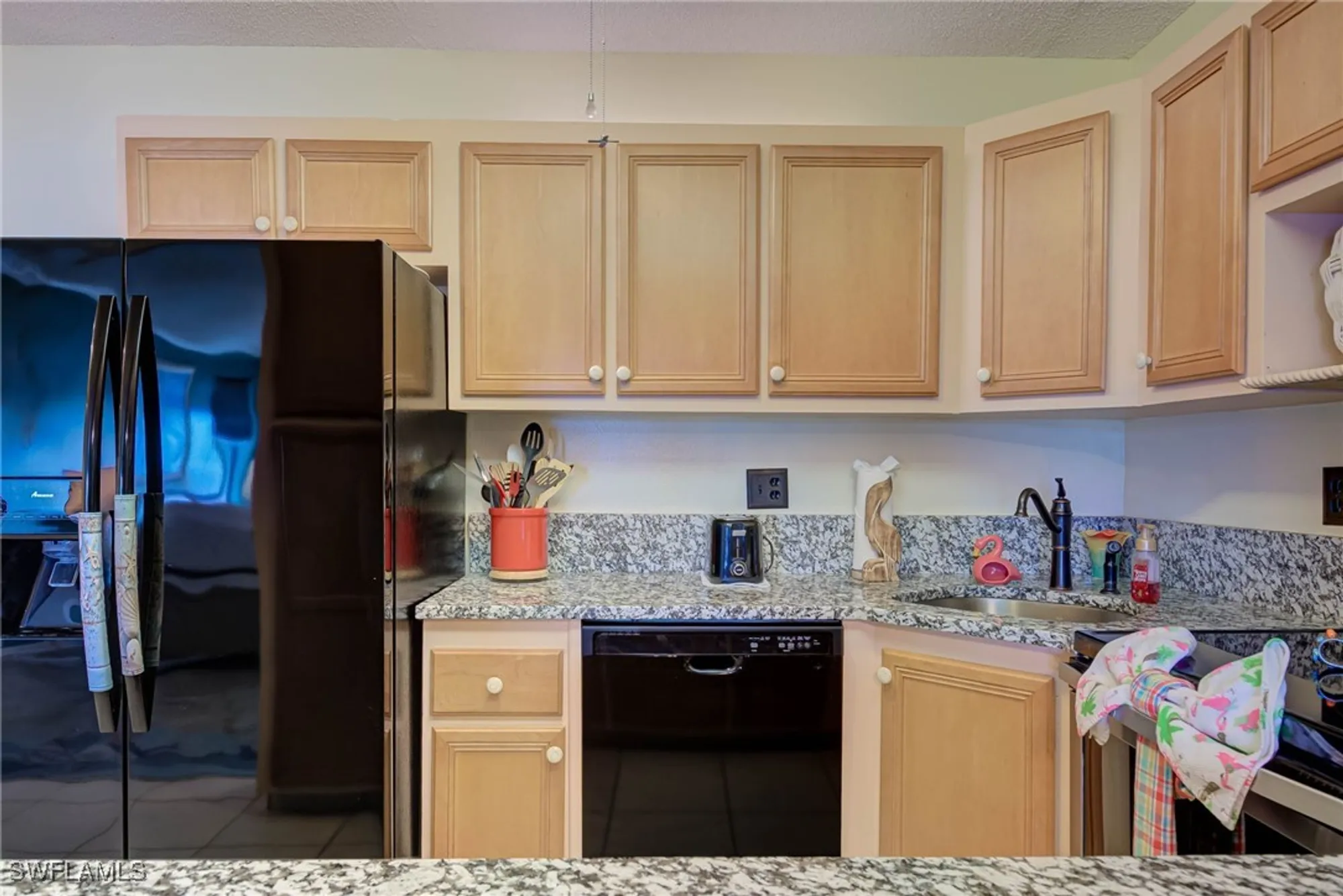 Property Slideshow image 8 of 21 | 9950 sailview ct 14, Fort Myers, FL, 33905