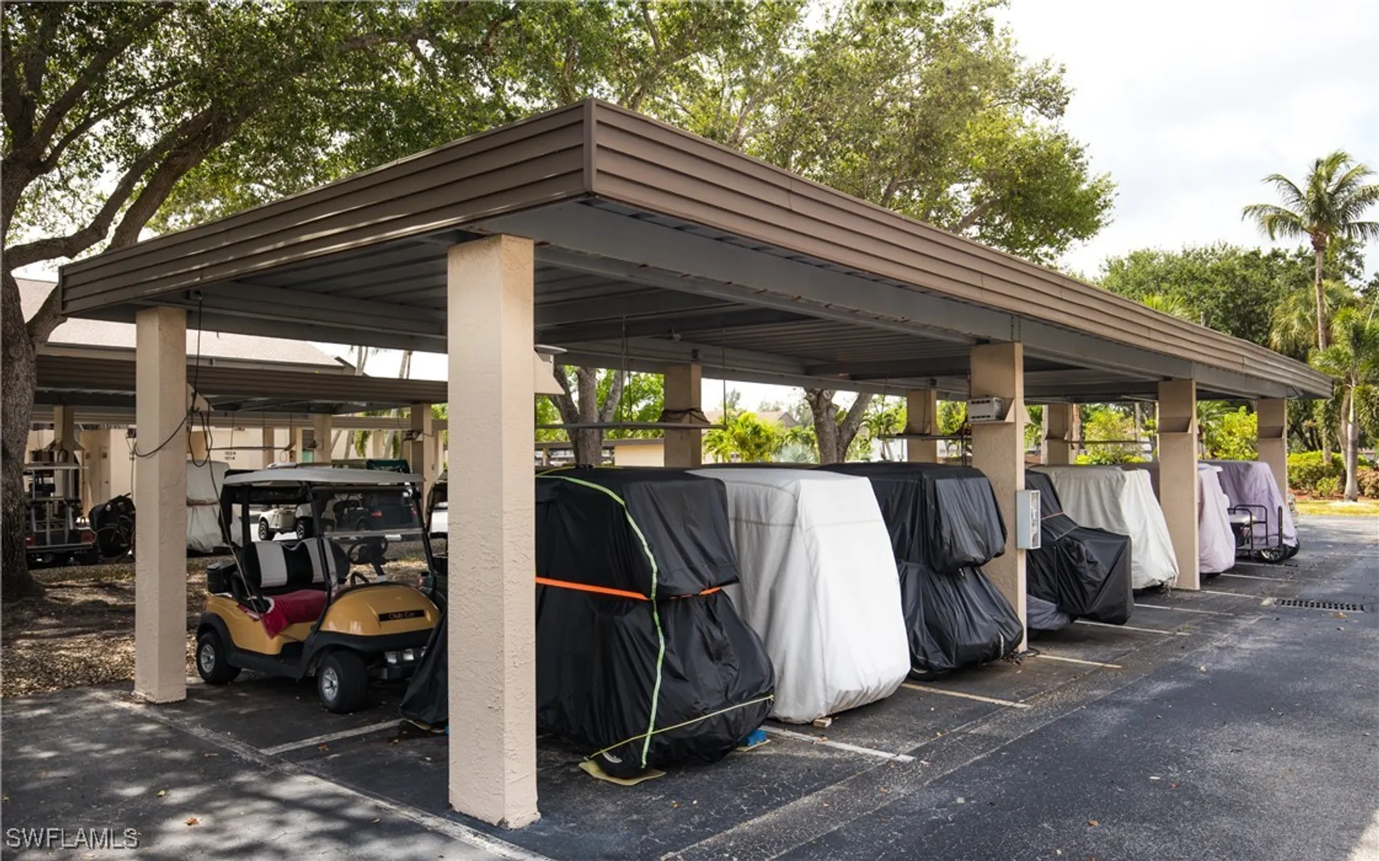 Property Slideshow image 6 of 37 | 5825 trailwinds dr 425, Fort Myers, FL, 33907