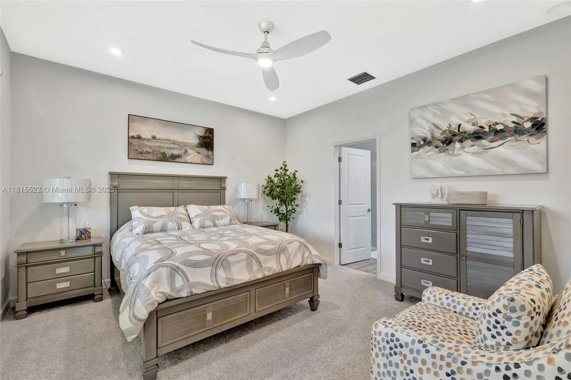 Property Slideshow image 14 of 43 | 9921 sw isabelline dr, Port St Lucie, FL, 34987