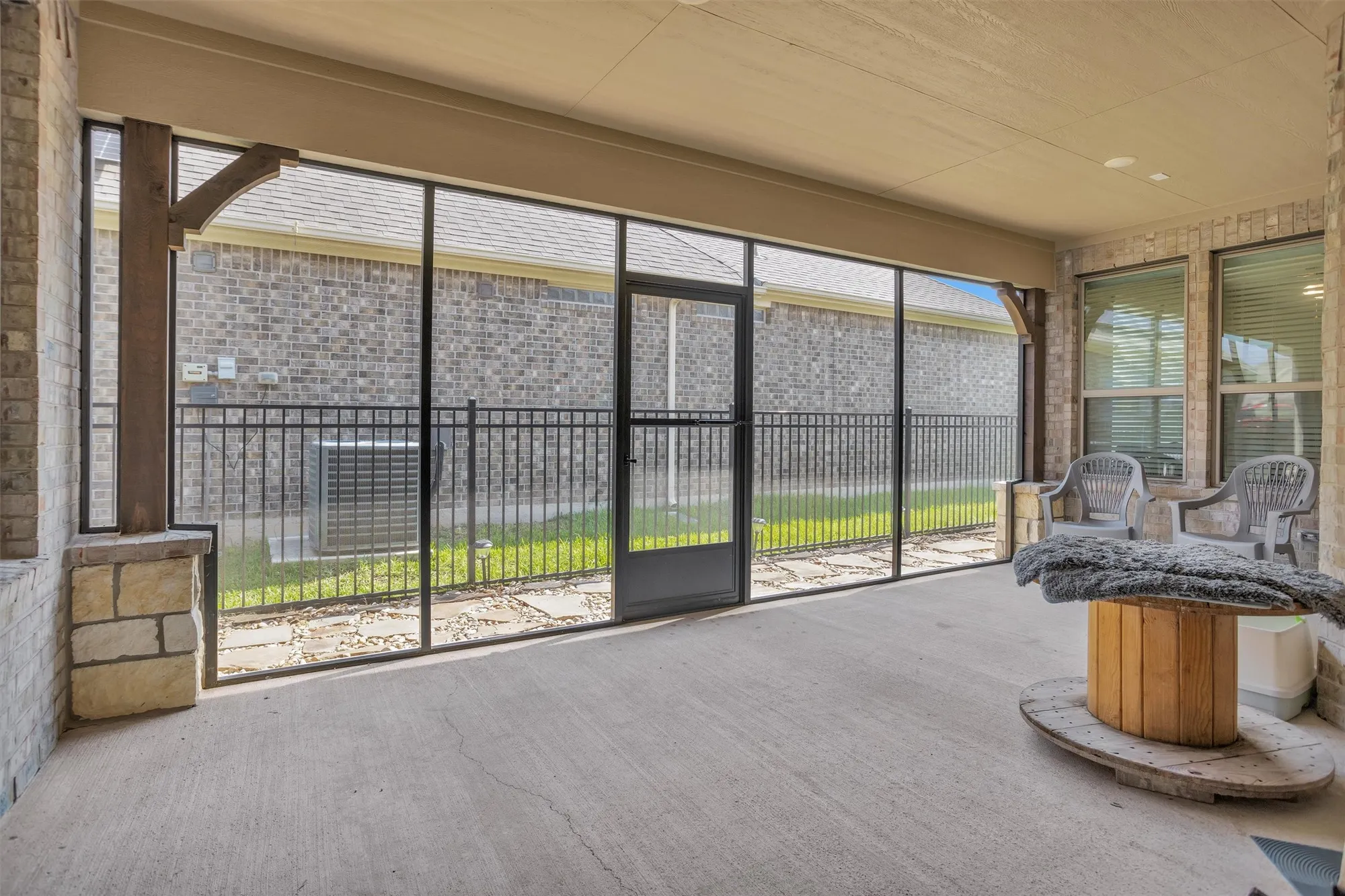 Property Slideshow image 26 of 43 | 5746 lakeside villas ct, Conroe, TX, 77304