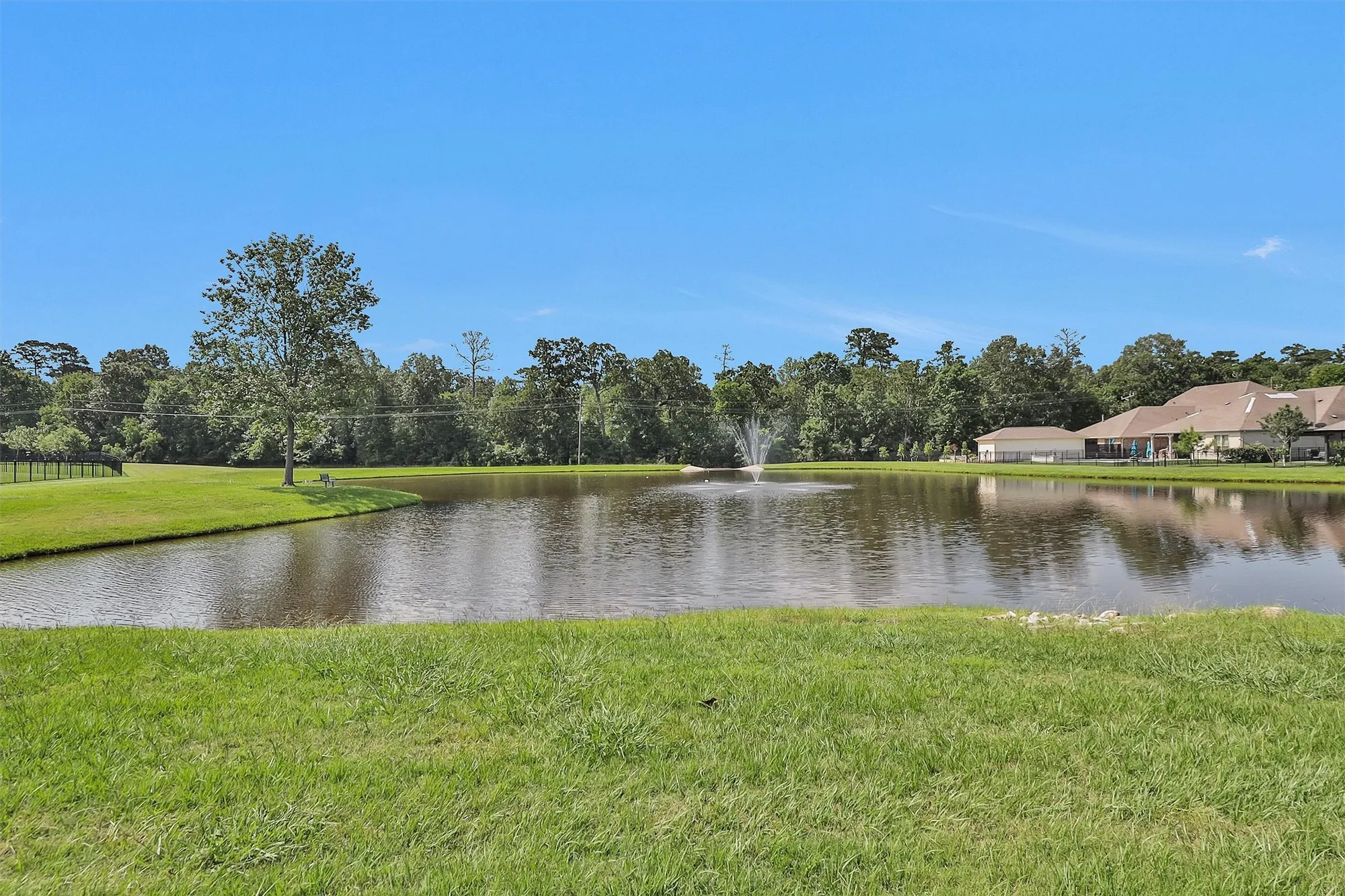 Property Slideshow image 34 of 43 | 5746 lakeside villas ct, Conroe, TX, 77304