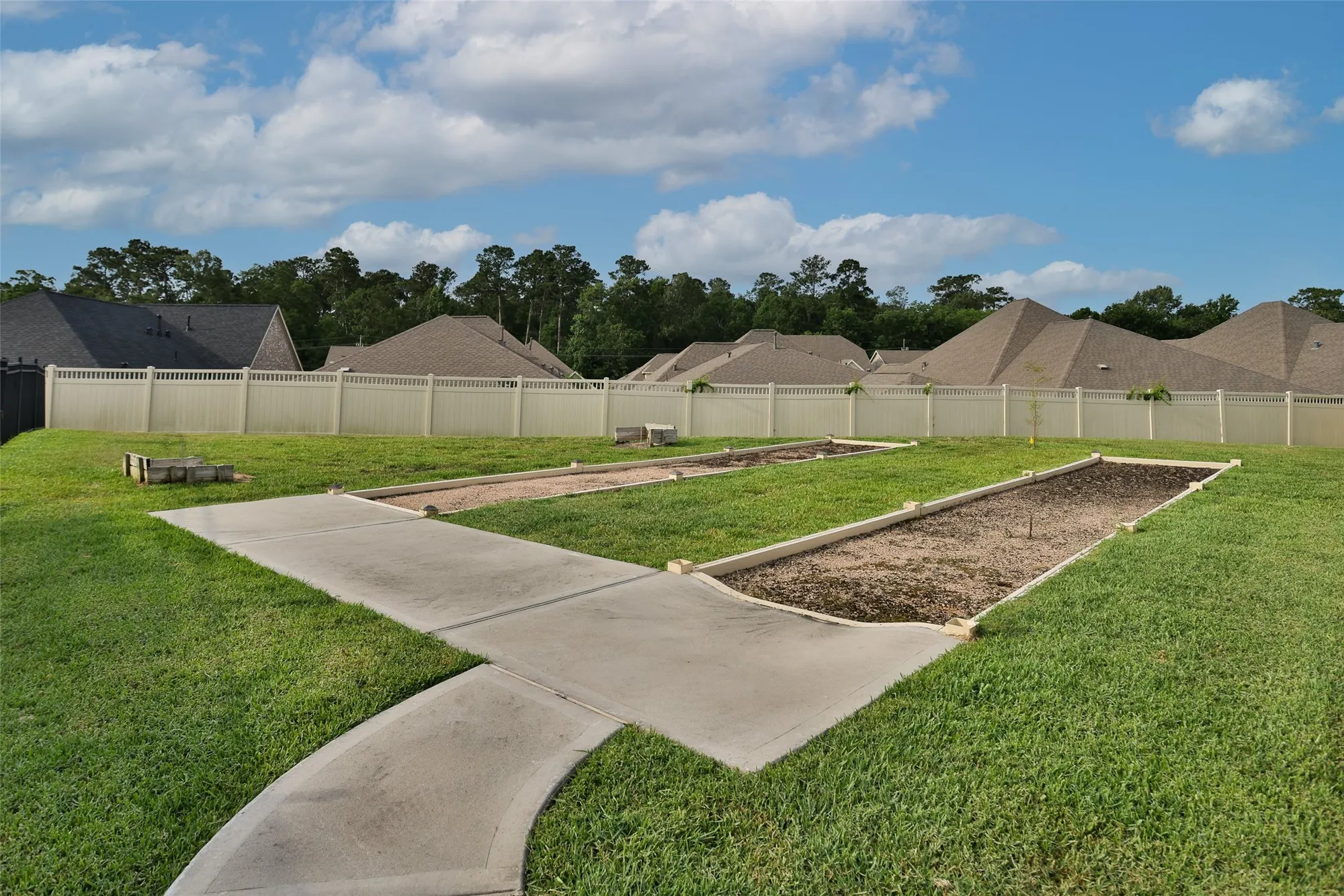 Property Slideshow image 36 of 43 | 5746 lakeside villas ct, Conroe, TX, 77304