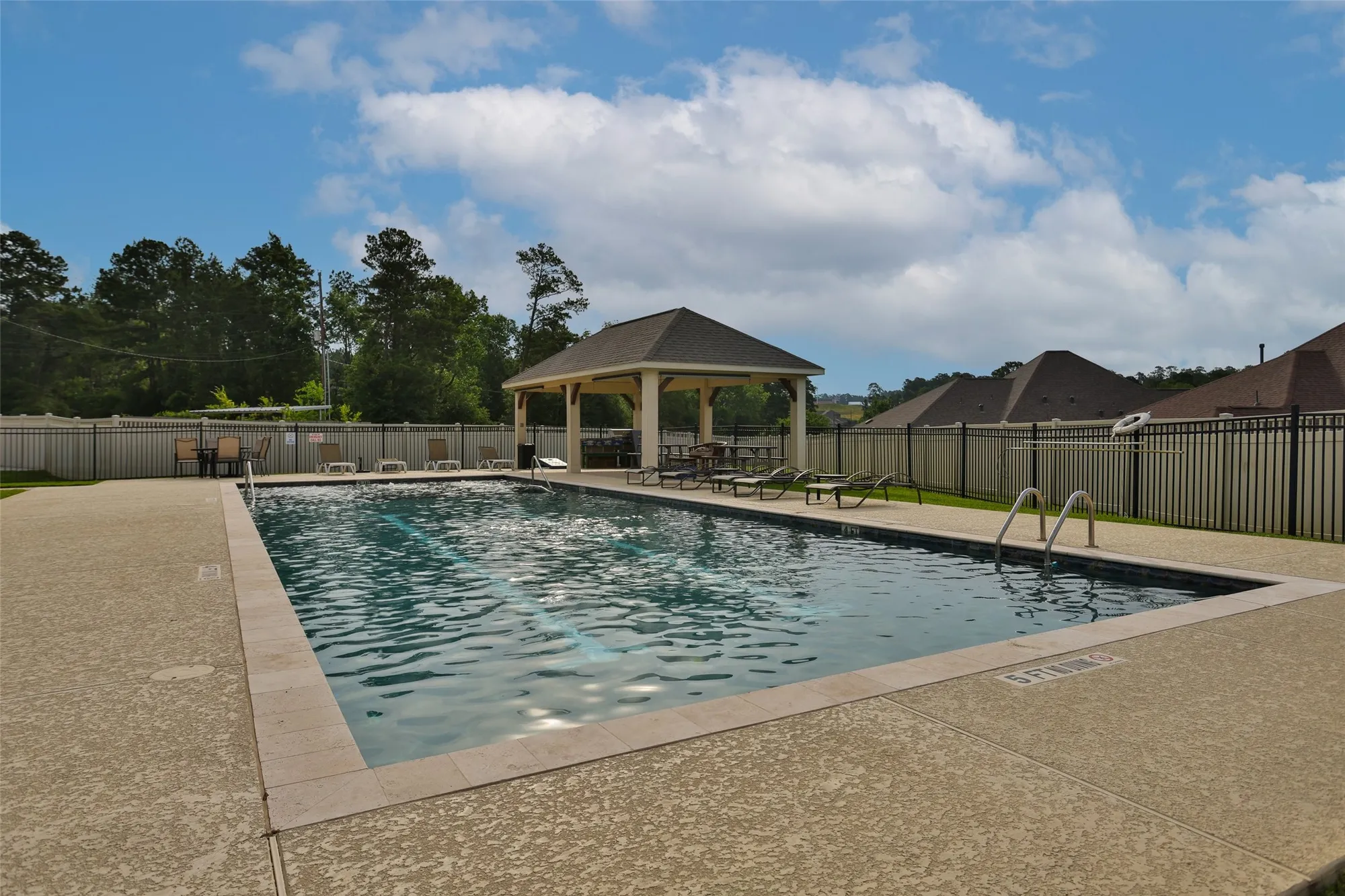 Property Slideshow image 37 of 43 | 5746 lakeside villas ct, Conroe, TX, 77304