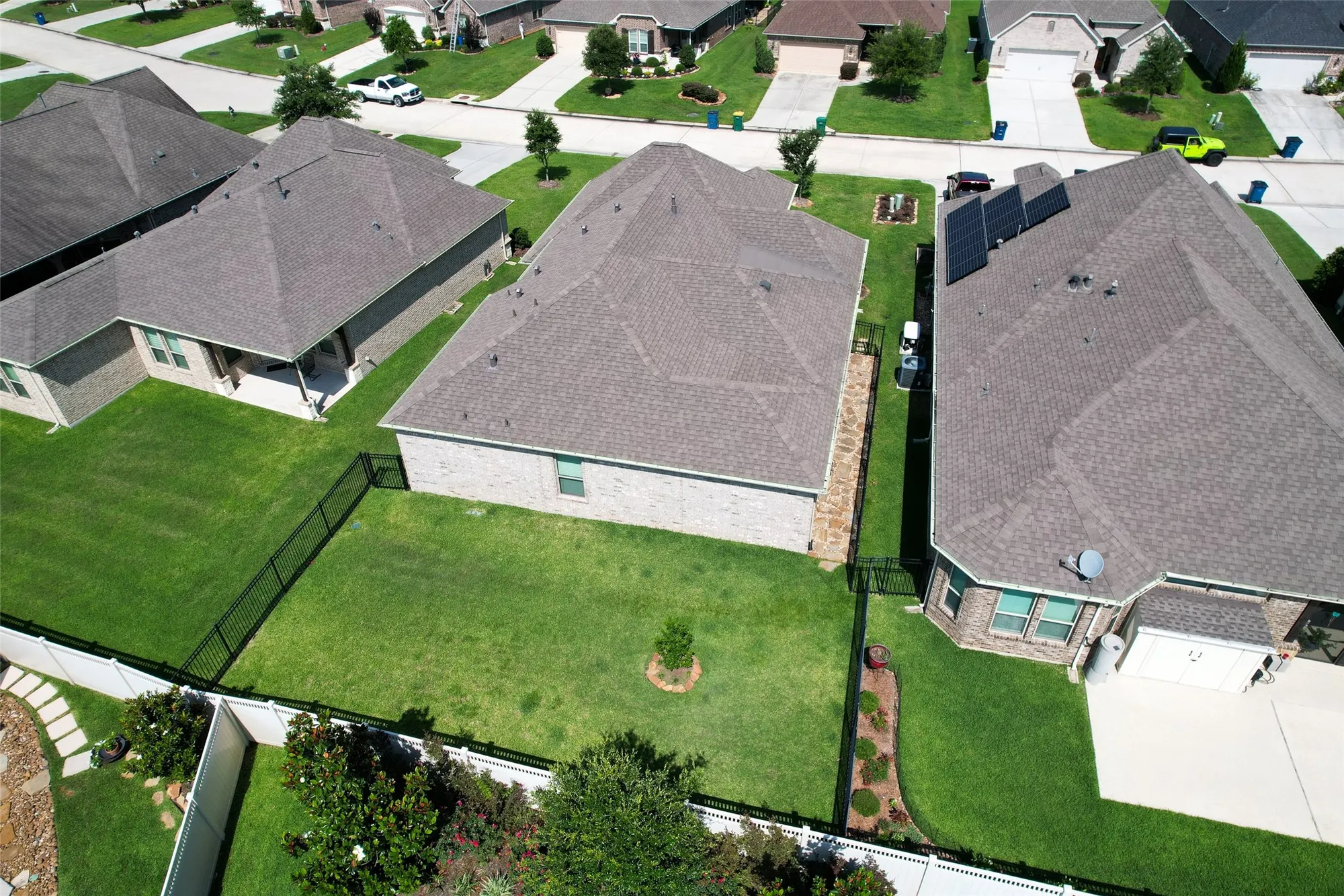 Property Slideshow image 31 of 43 | 5746 lakeside villas ct, Conroe, TX, 77304