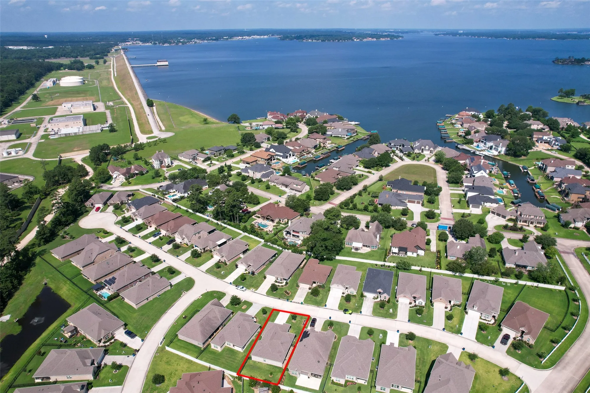 Property Slideshow image 42 of 43 | 5746 lakeside villas ct, Conroe, TX, 77304