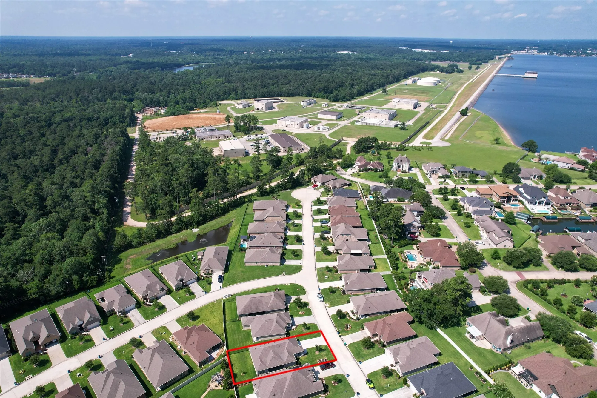 Property Slideshow image 43 of 43 | 5746 lakeside villas ct, Conroe, TX, 77304