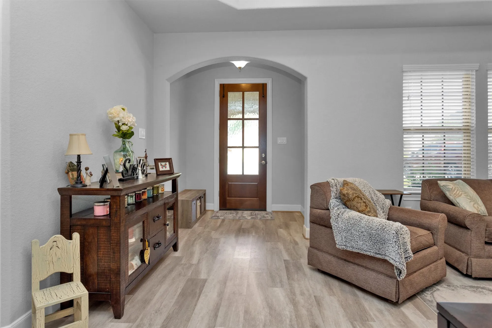 Property Slideshow image 5 of 43 | 5746 lakeside villas ct, Conroe, TX, 77304