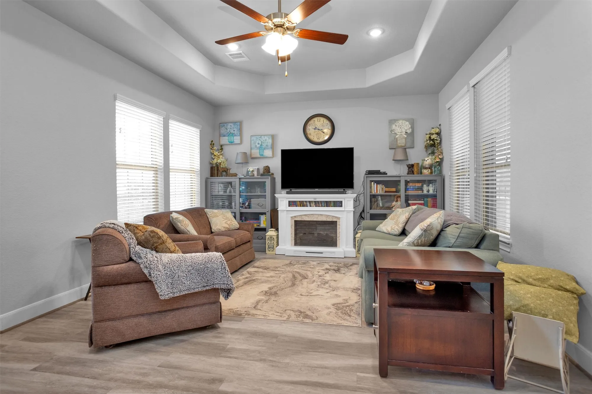 Property Slideshow image 6 of 43 | 5746 lakeside villas ct, Conroe, TX, 77304