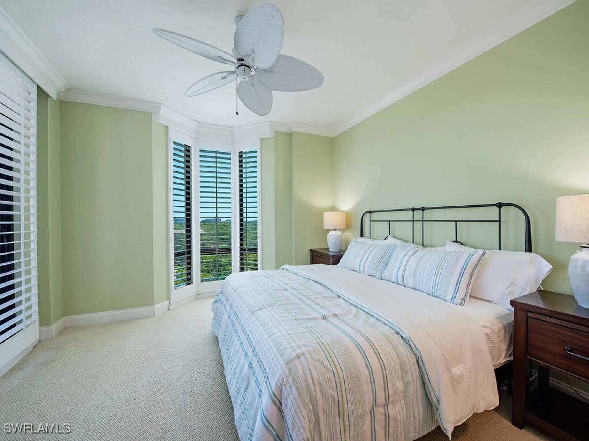 Property Slideshow image 10 of 12 | 6075 pelican bay blvd apt 705, Naples, FL, 34108
