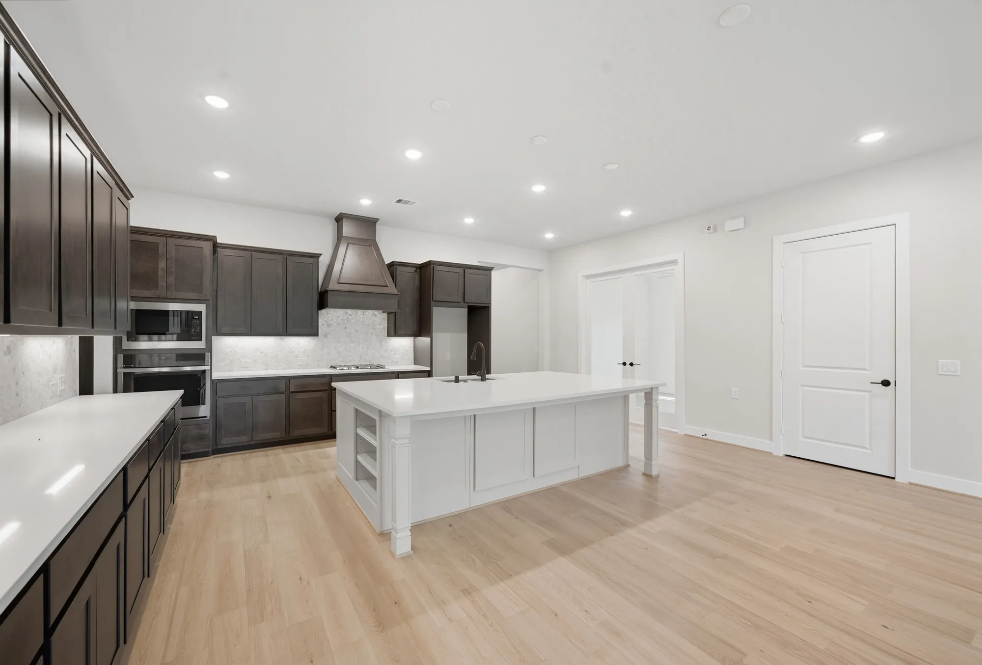 Property Slideshow image 18 of 50 | 10041 larkin cv, Willis, TX, 77318