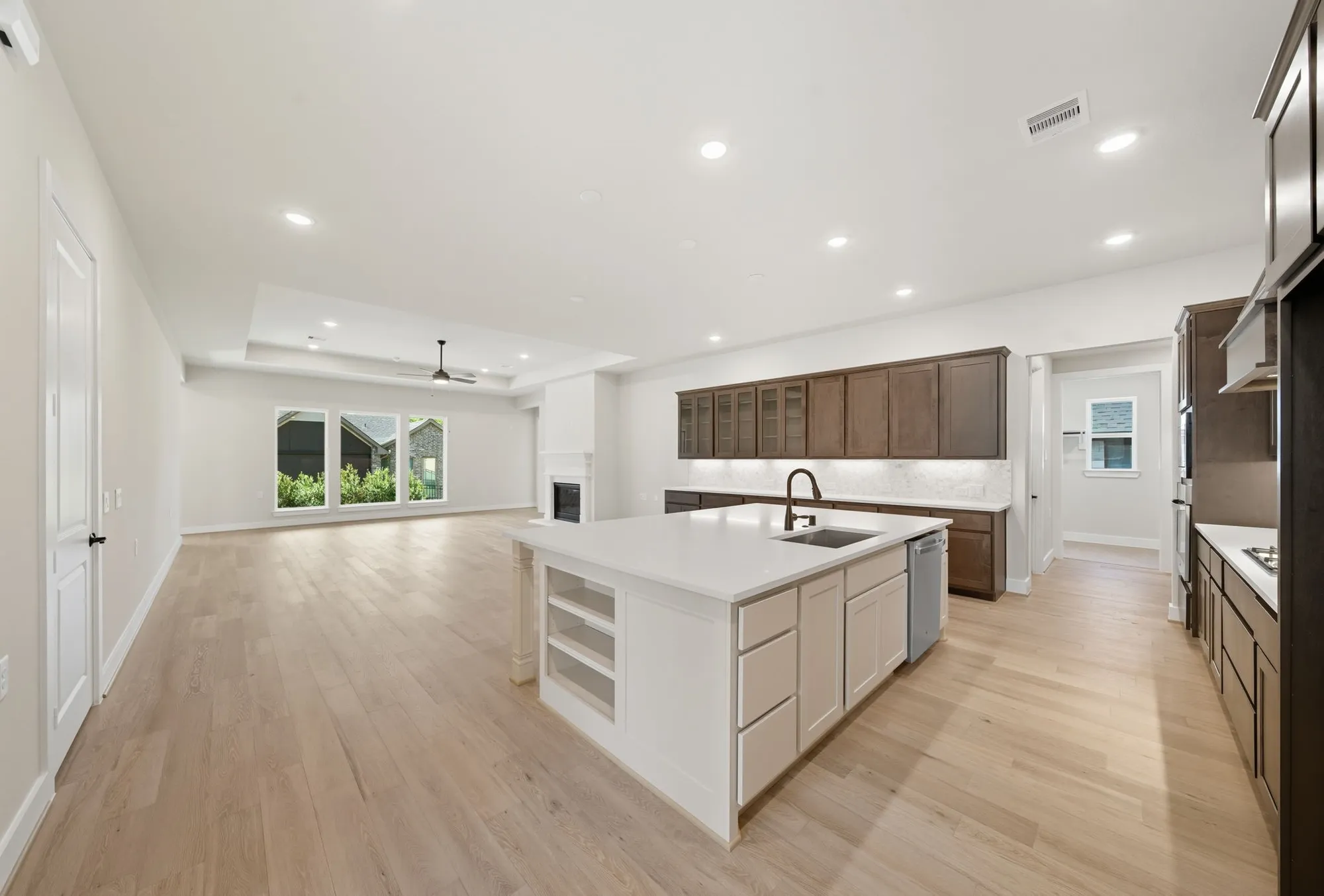 Property Slideshow image 19 of 50 | 10041 larkin cv, Willis, TX, 77318