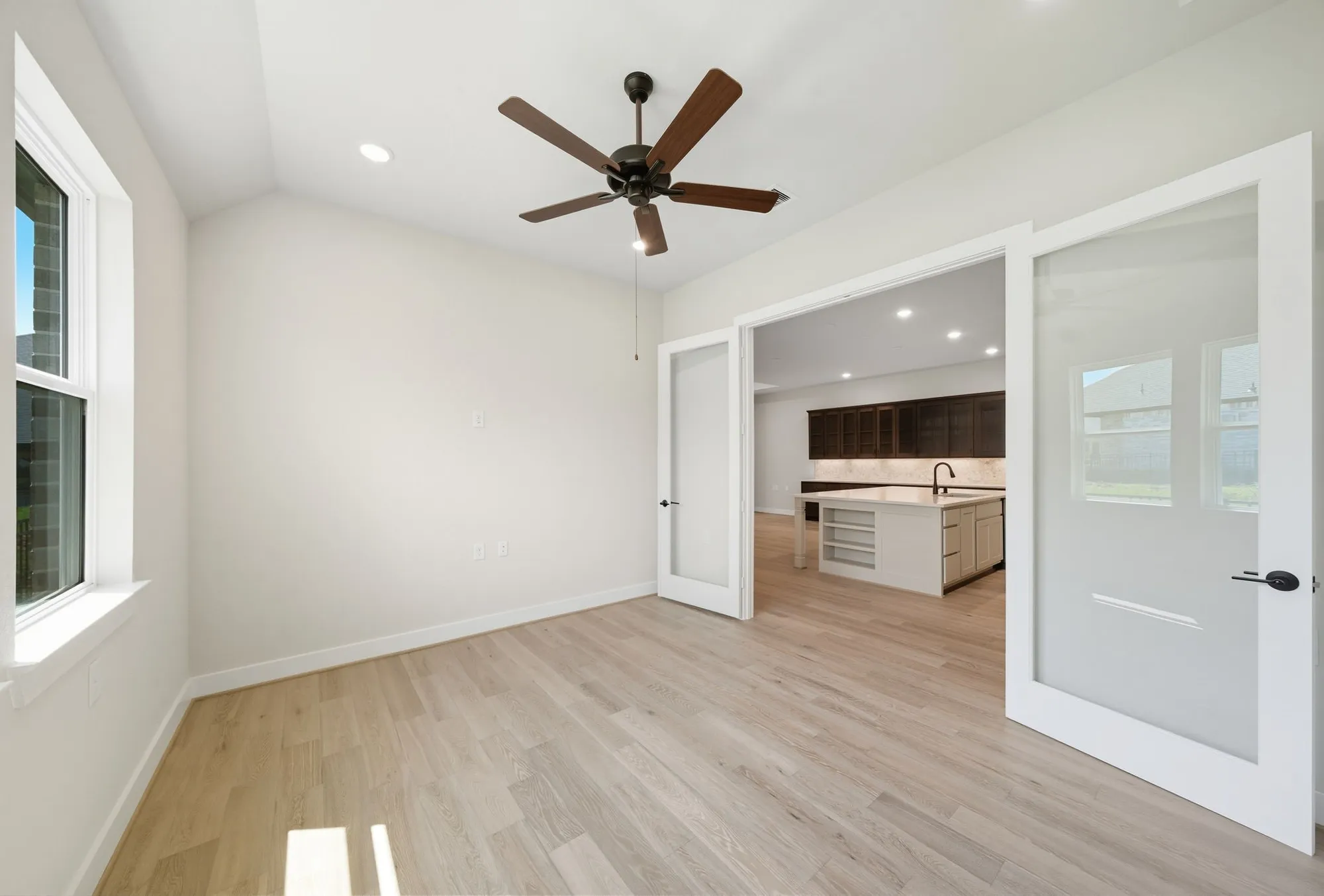 Property Slideshow image 10 of 50 | 10041 larkin cv, Willis, TX, 77318