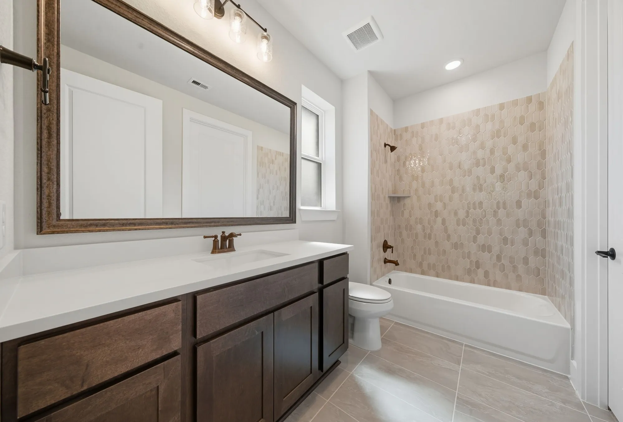 Property Slideshow image 24 of 50 | 10041 larkin cv, Willis, TX, 77318