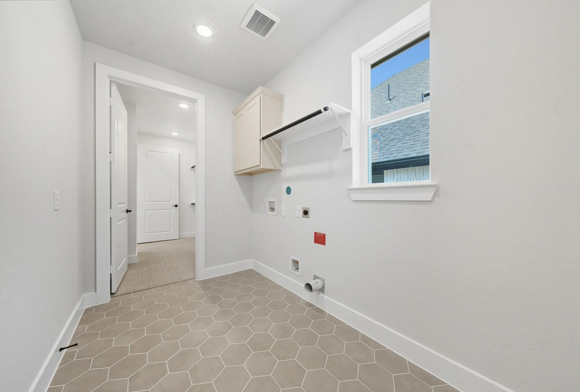 Property Slideshow image 26 of 50 | 10041 larkin cv, Willis, TX, 77318