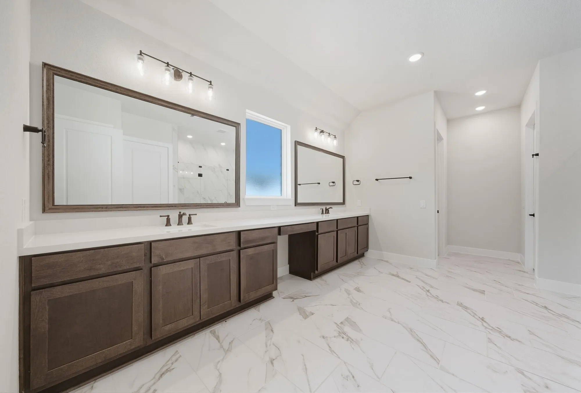 Property Slideshow image 29 of 50 | 10041 larkin cv, Willis, TX, 77318