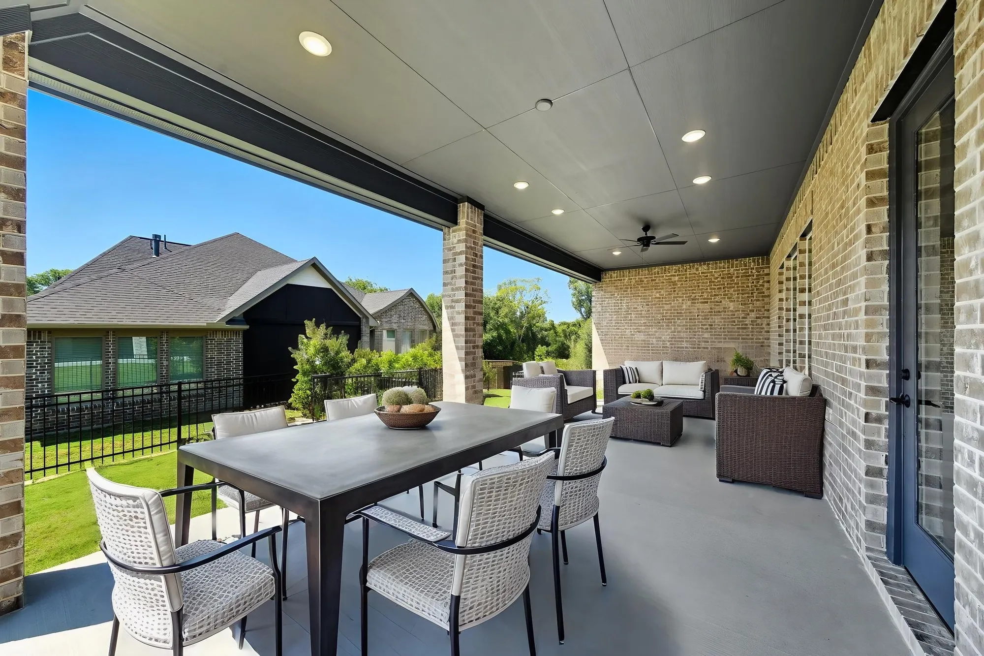 Property Slideshow image 38 of 50 | 10041 larkin cv, Willis, TX, 77318