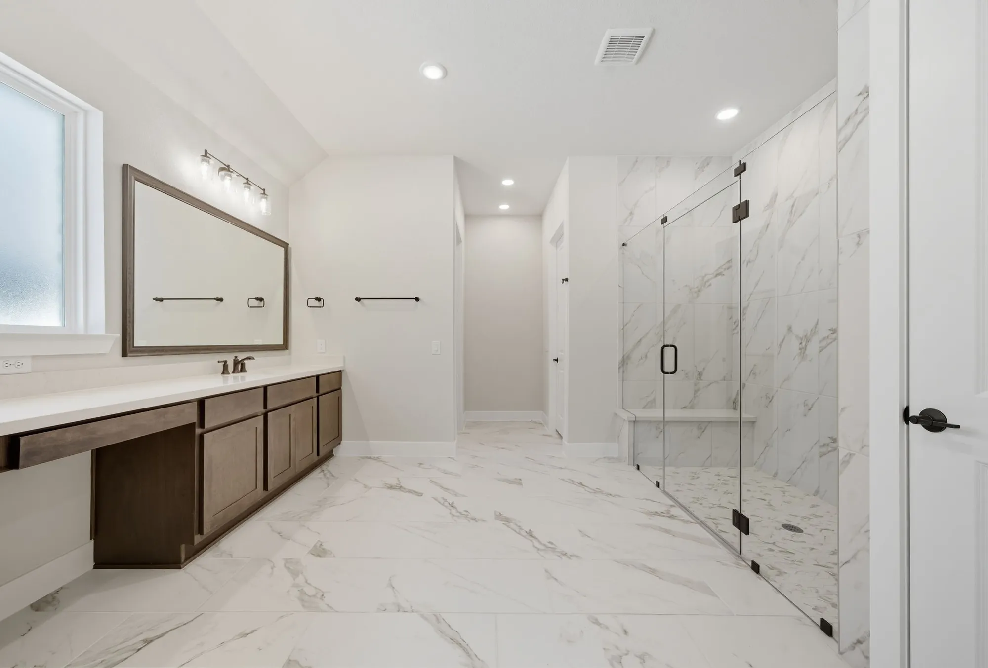 Property Slideshow image 30 of 50 | 10041 larkin cv, Willis, TX, 77318