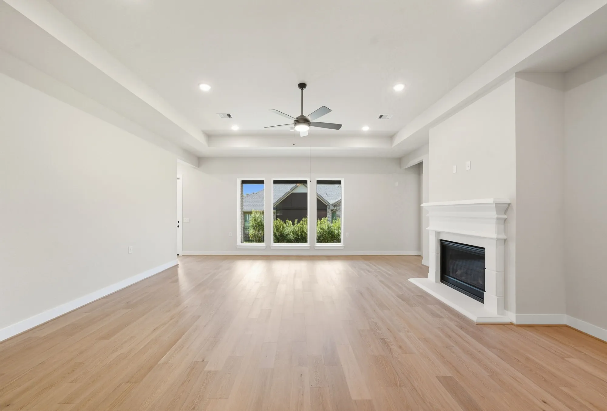 Property Slideshow image 7 of 50 | 10041 larkin cv, Willis, TX, 77318