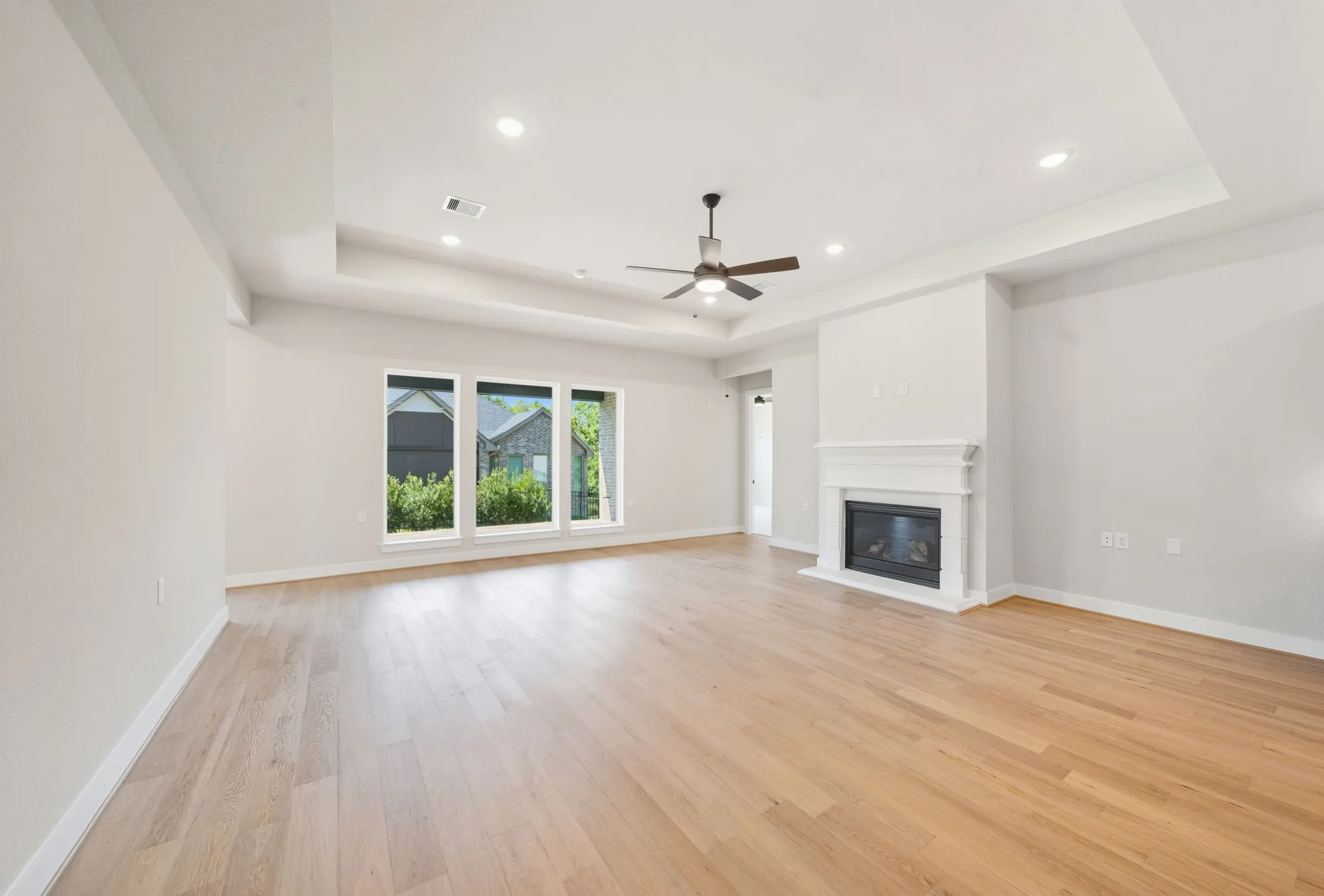 Property Slideshow image 8 of 50 | 10041 larkin cv, Willis, TX, 77318