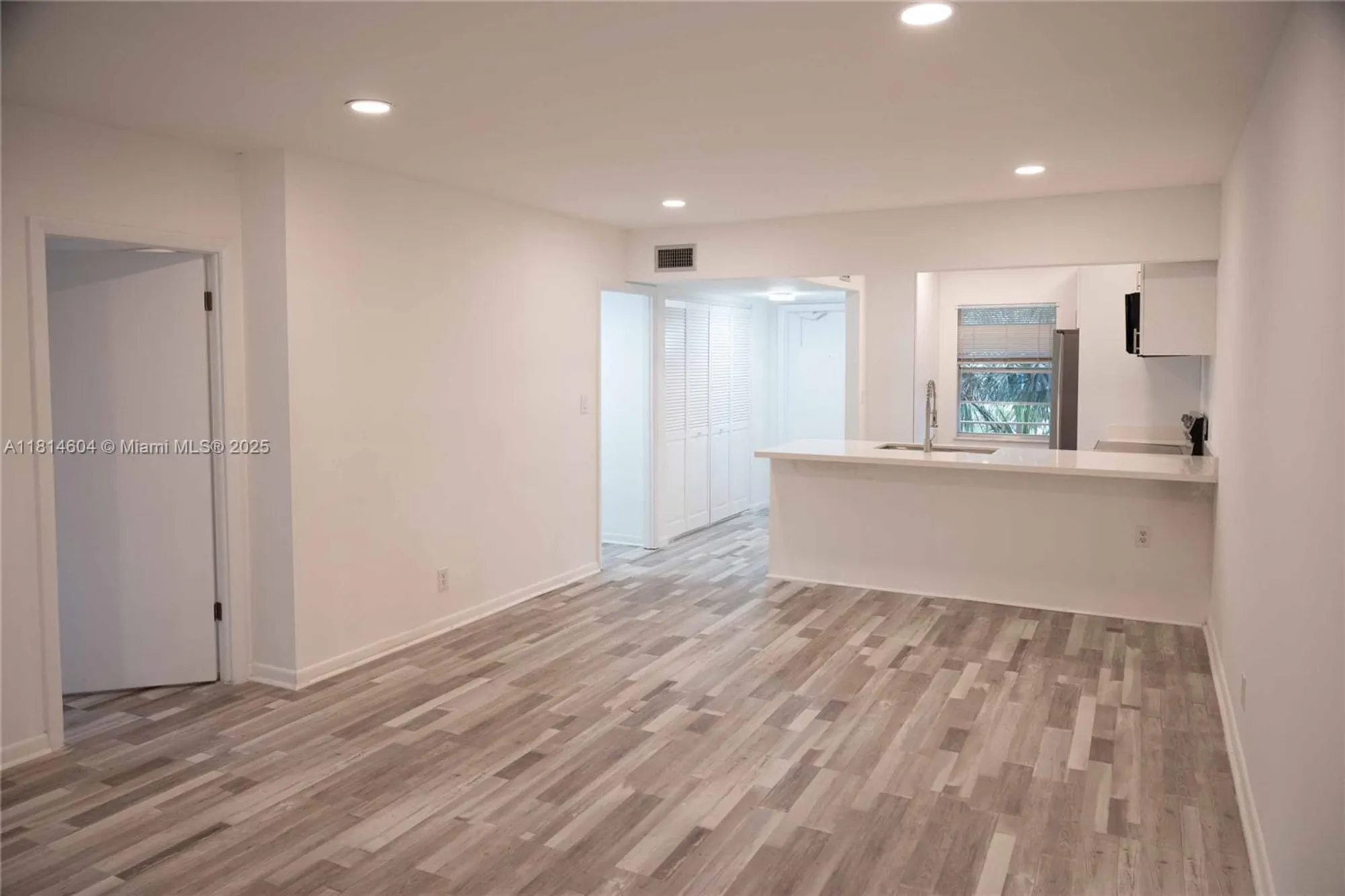 Property Slideshow image 3 of 15 | 251 nw 76th ave 208, Margate, FL, 33063