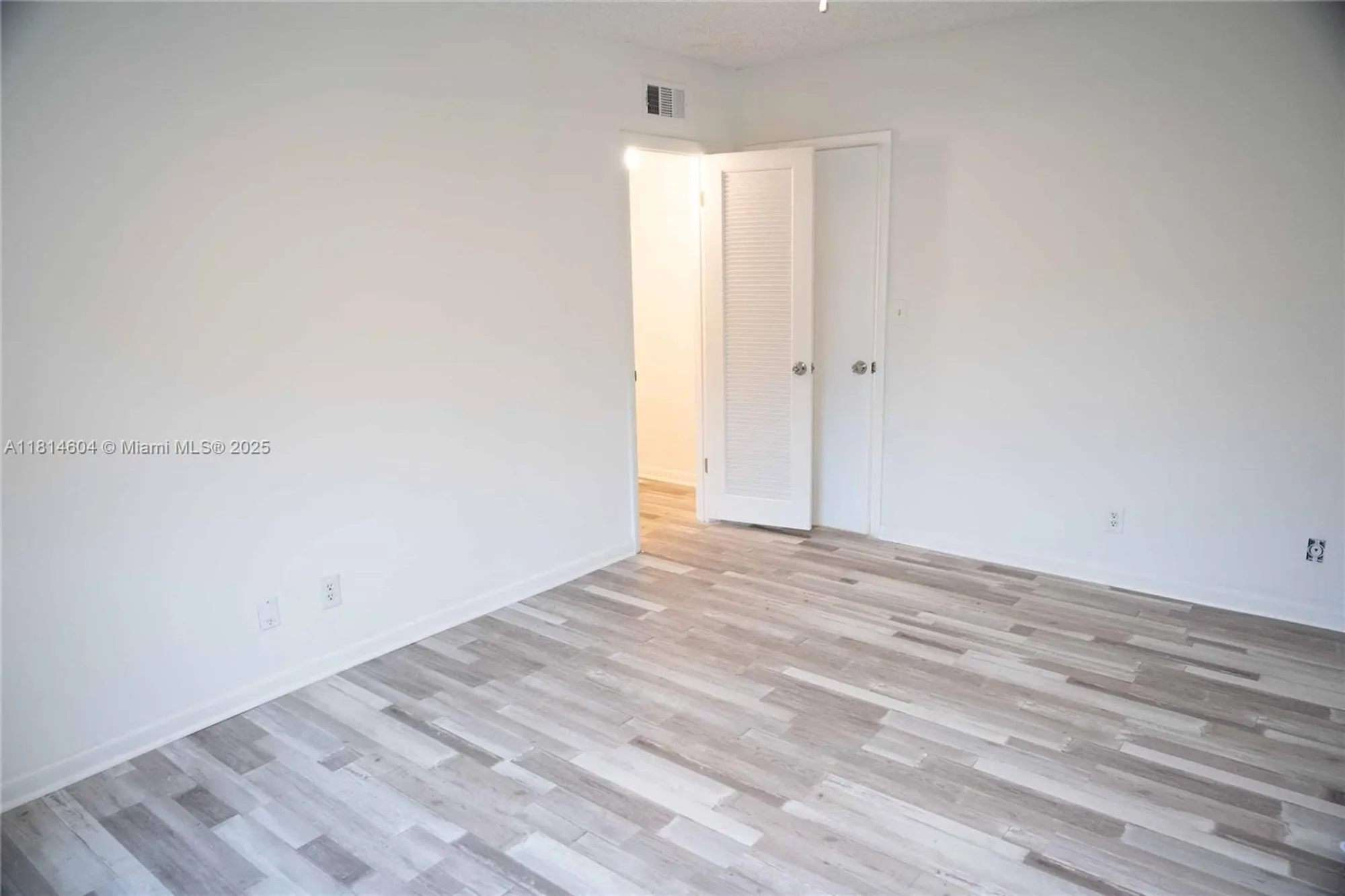 Property Slideshow image 8 of 15 | 251 nw 76th ave 208, Margate, FL, 33063