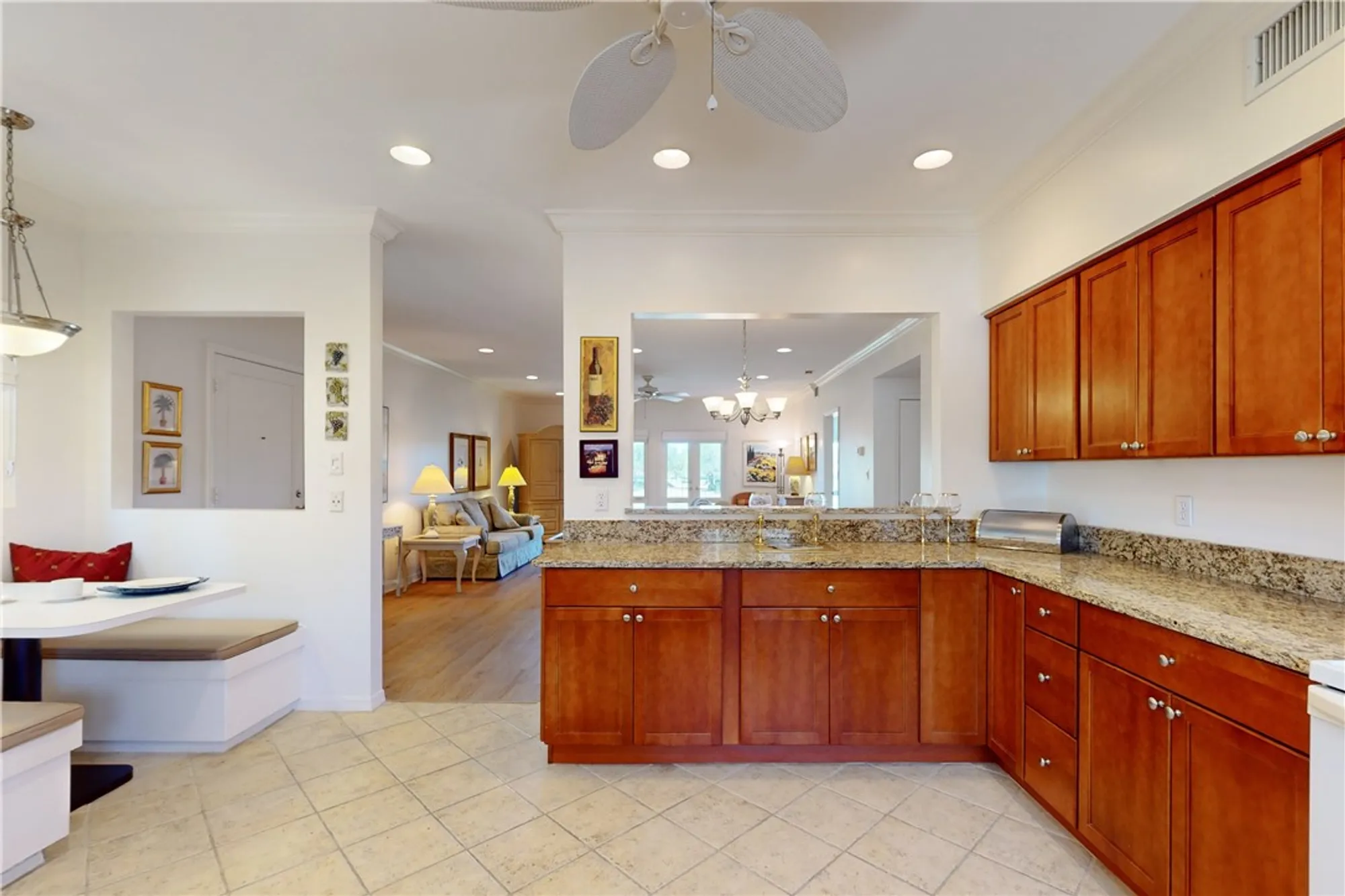 Property Slideshow image 12 of 36 | 5030 harmony cir apt 204, Vero Beach, FL, 32967