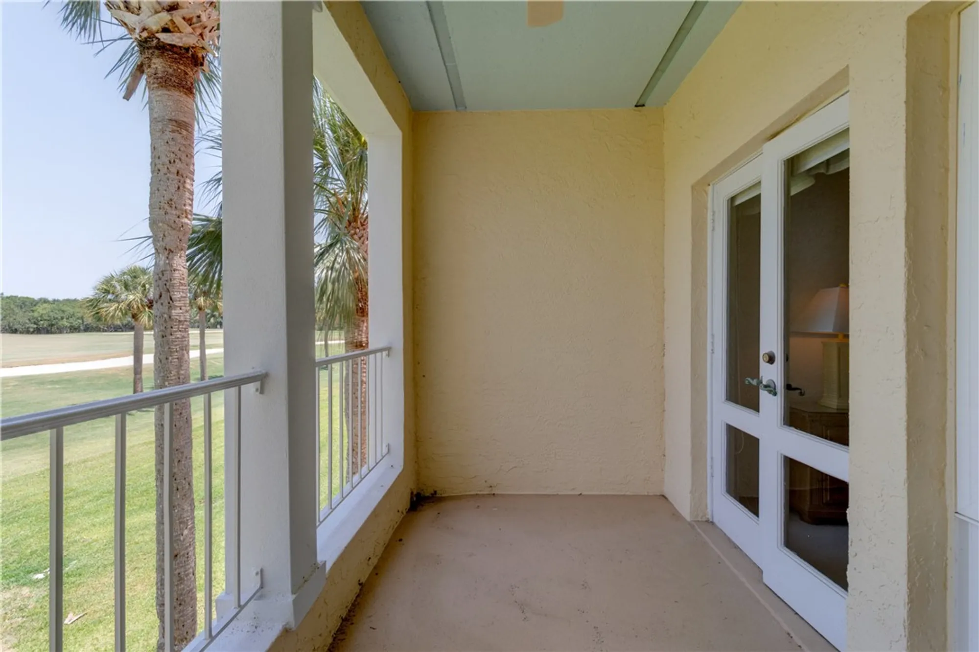 Property Slideshow image 21 of 36 | 5030 harmony cir apt 204, Vero Beach, FL, 32967
