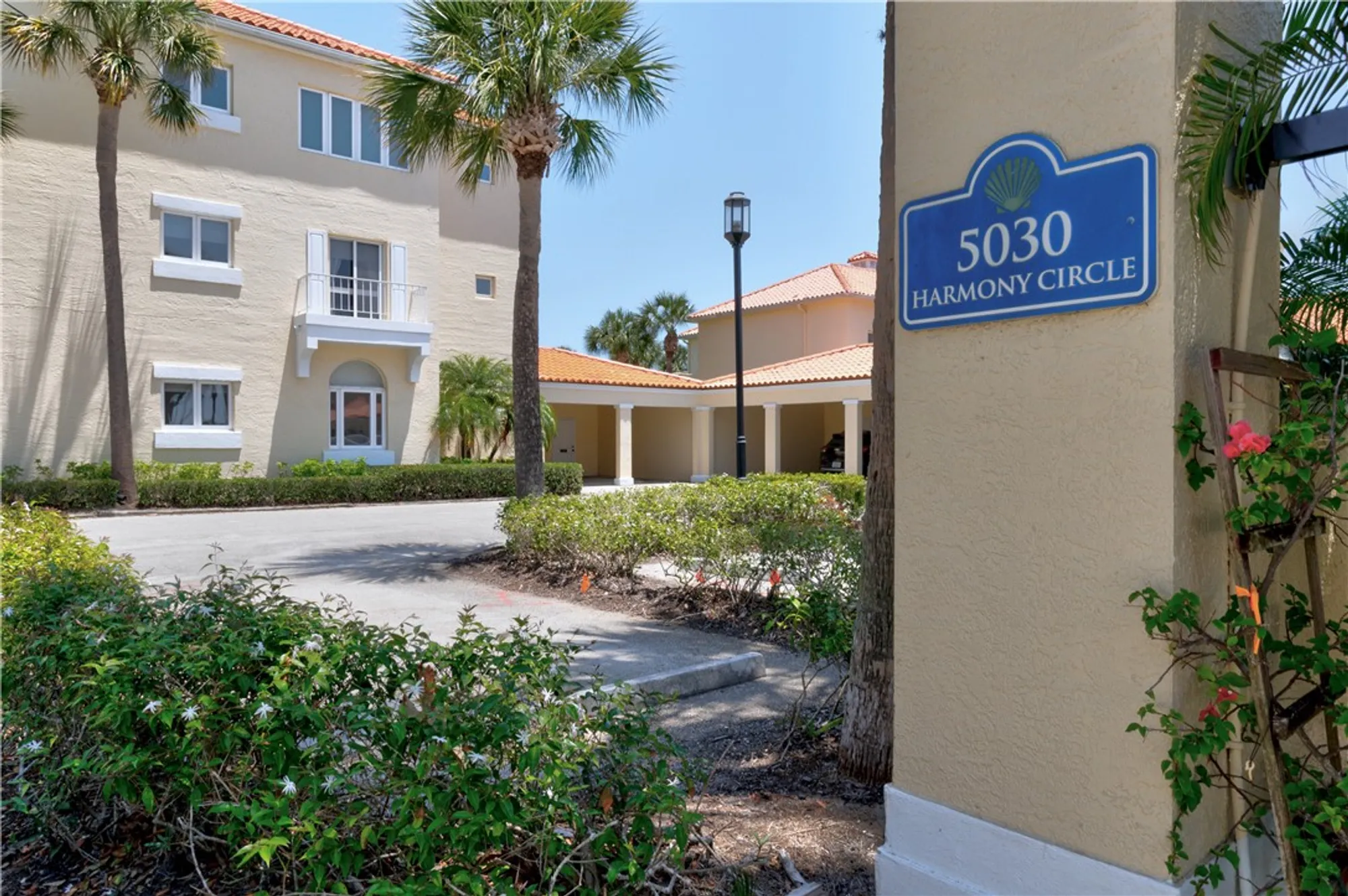 Property Slideshow image 5 of 36 | 5030 harmony cir apt 204, Vero Beach, FL, 32967