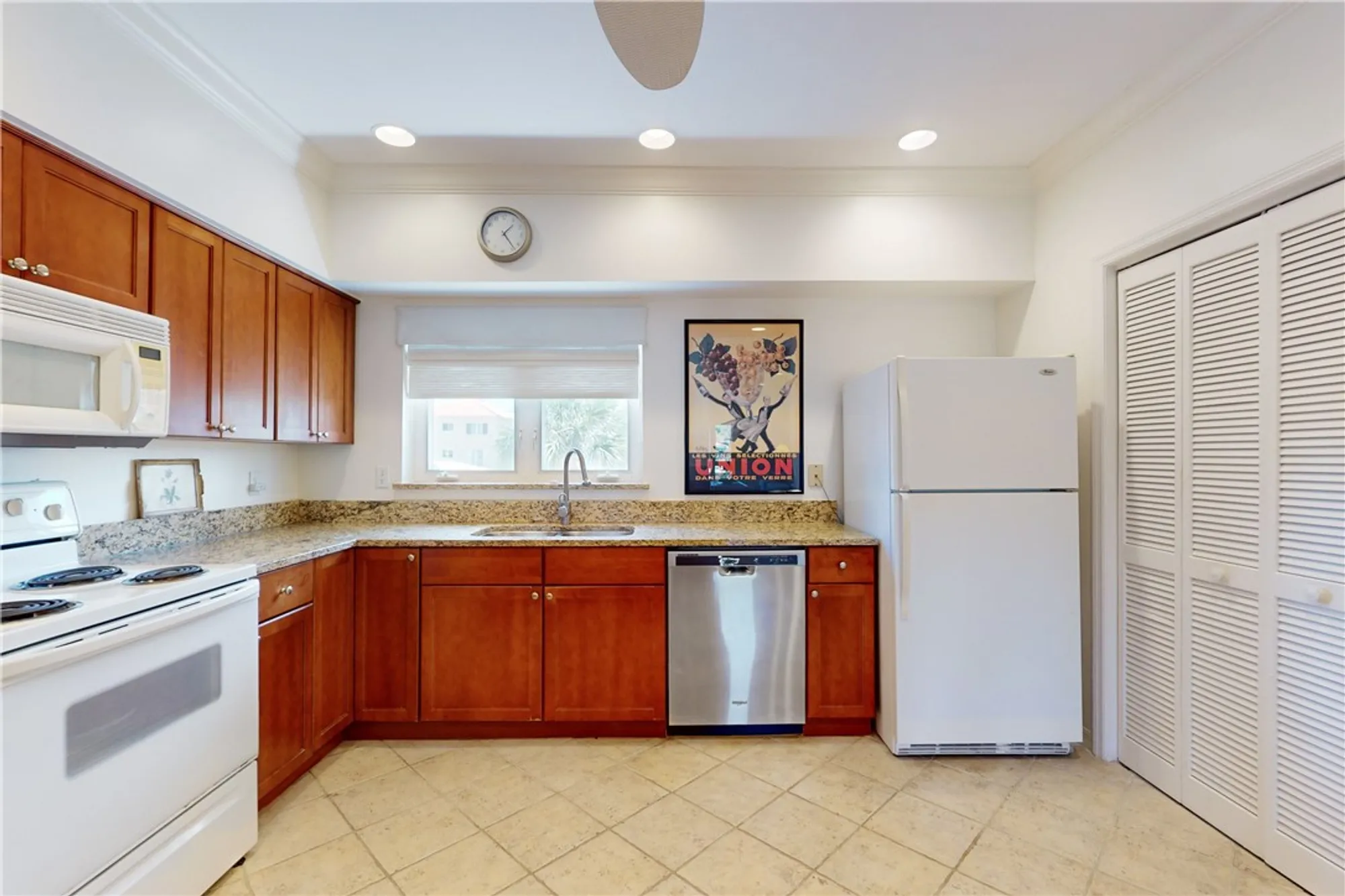 Property Slideshow image 6 of 36 | 5030 harmony cir apt 204, Vero Beach, FL, 32967
