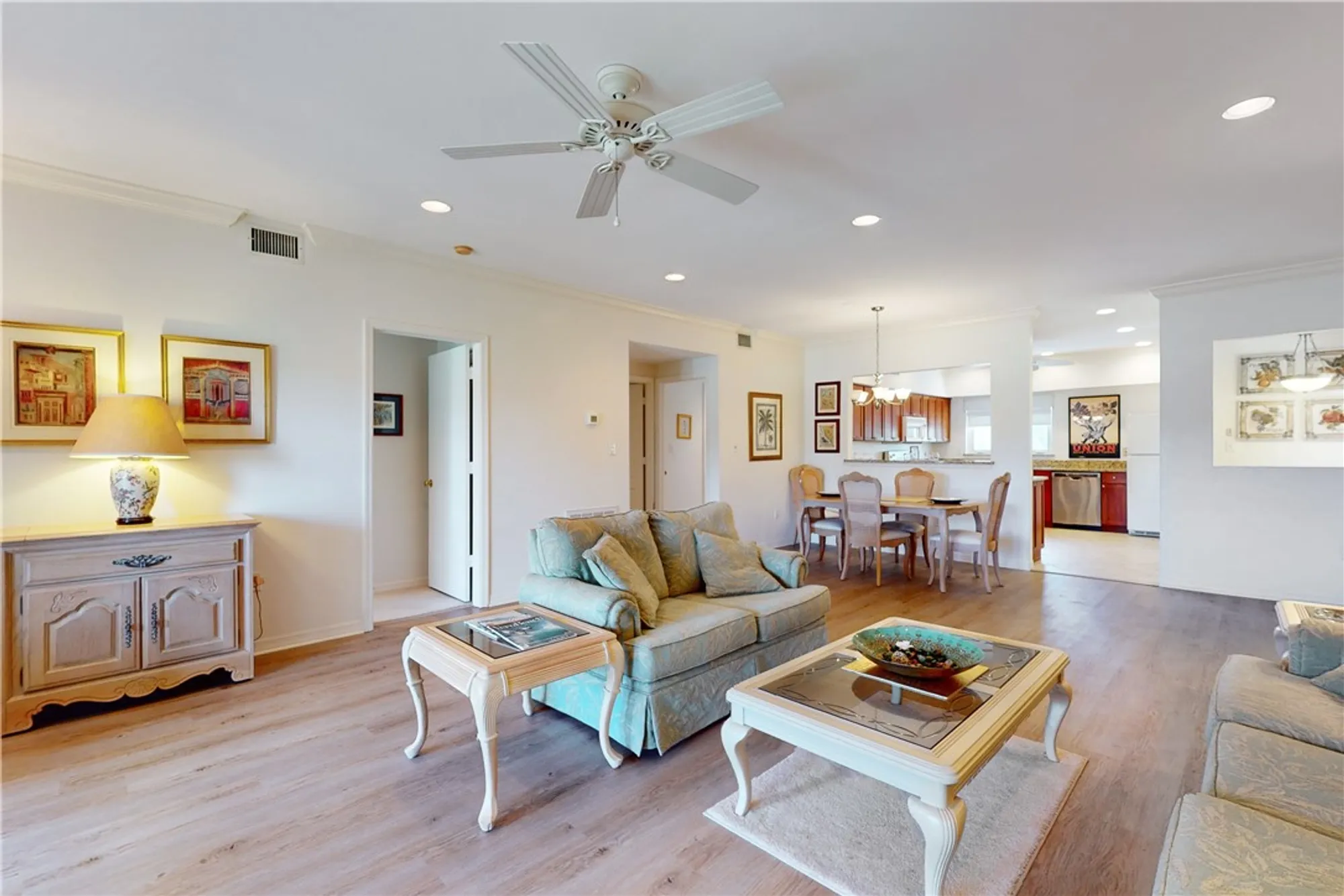 Property Slideshow image 8 of 36 | 5030 harmony cir apt 204, Vero Beach, FL, 32967