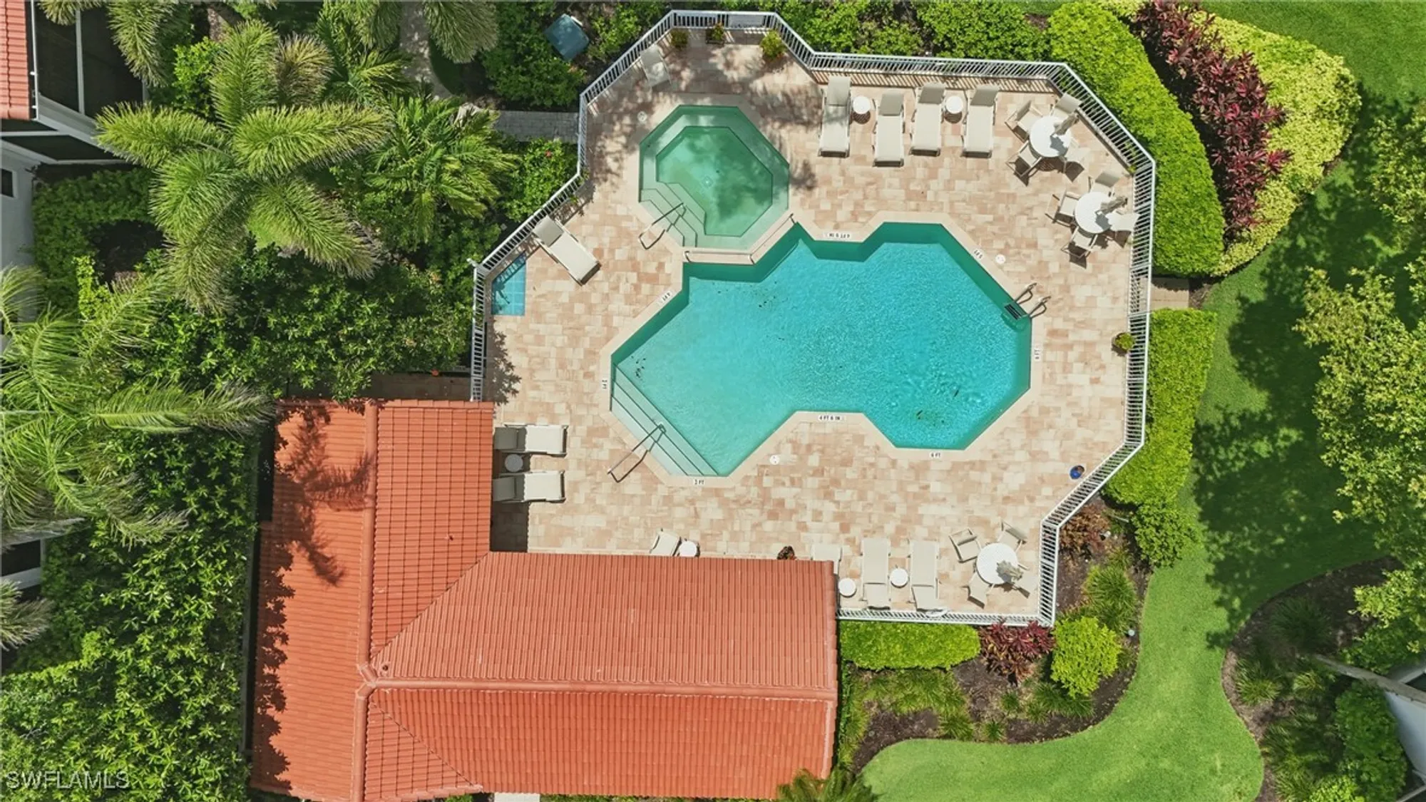 Property Slideshow image 16 of 22 | 547 serendipity dr, Naples, FL, 34108