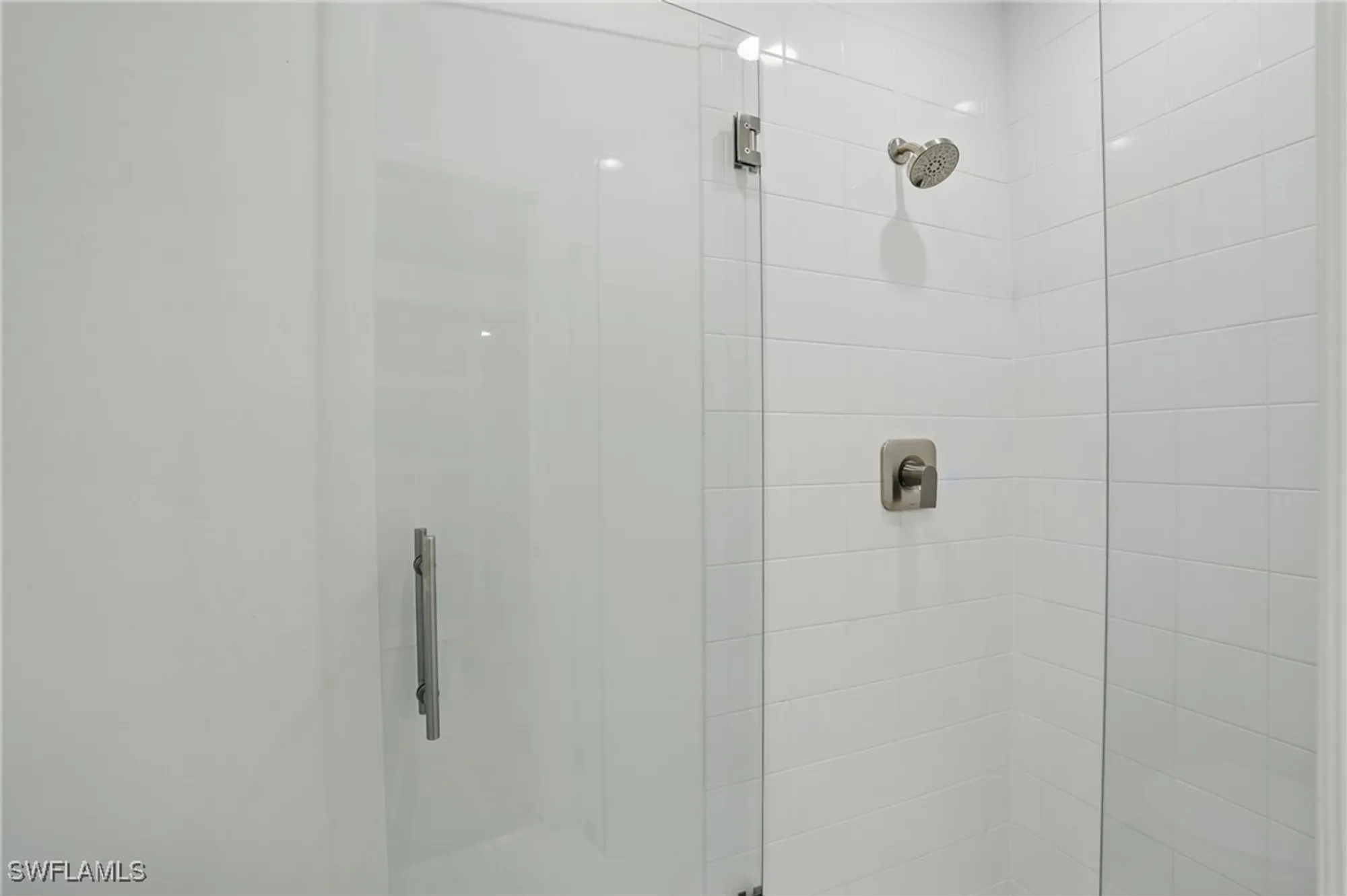 Property Slideshow image 10 of 22 | 547 serendipity dr, Naples, FL, 34108