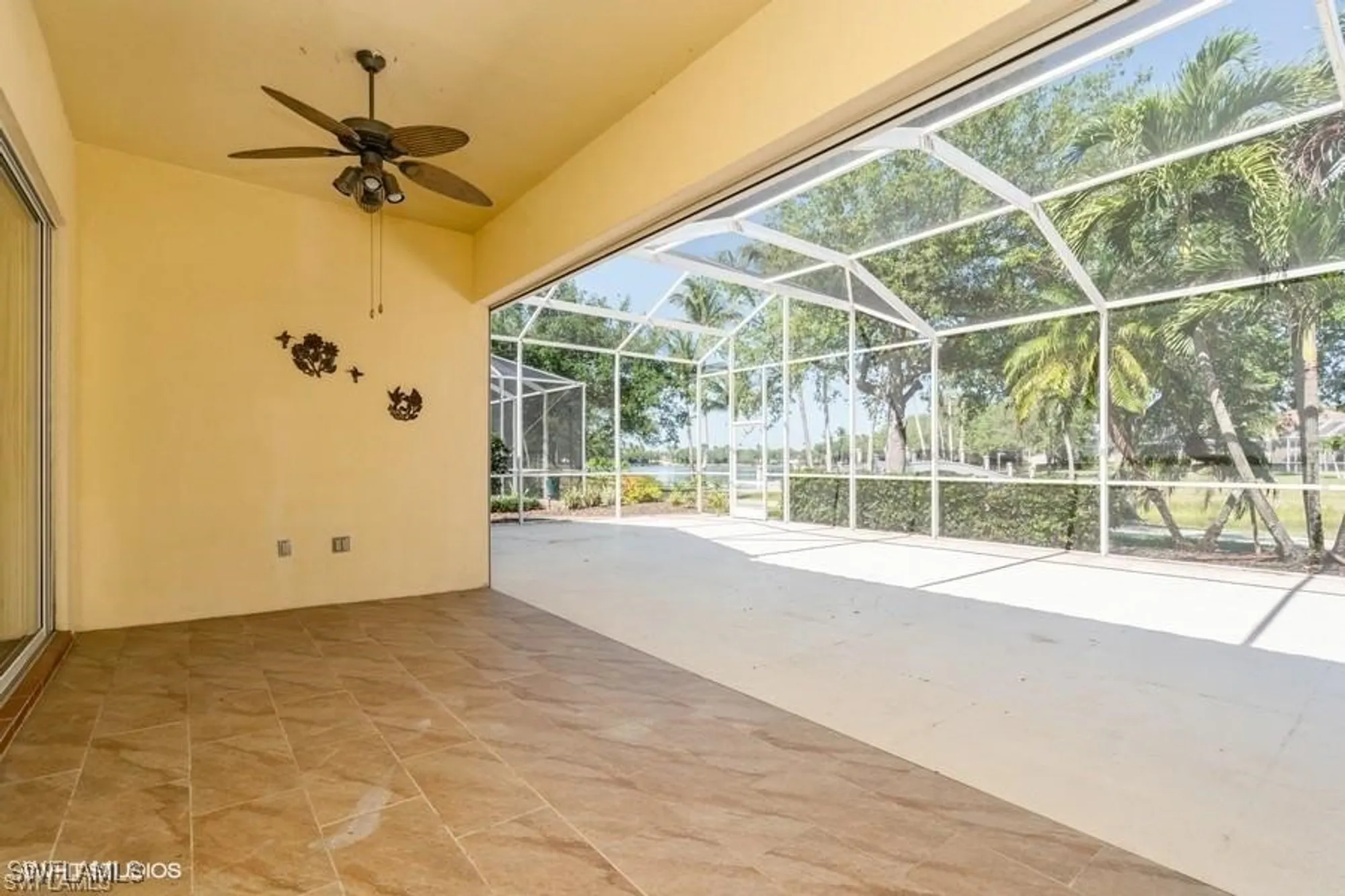 Property Slideshow image 12 of 16 | 4008 upolo ln, Naples, FL, 34119