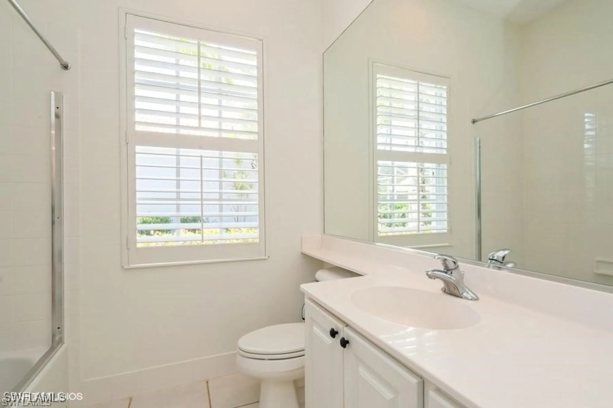 Property Slideshow image 7 of 16 | 4008 upolo ln, Naples, FL, 34119