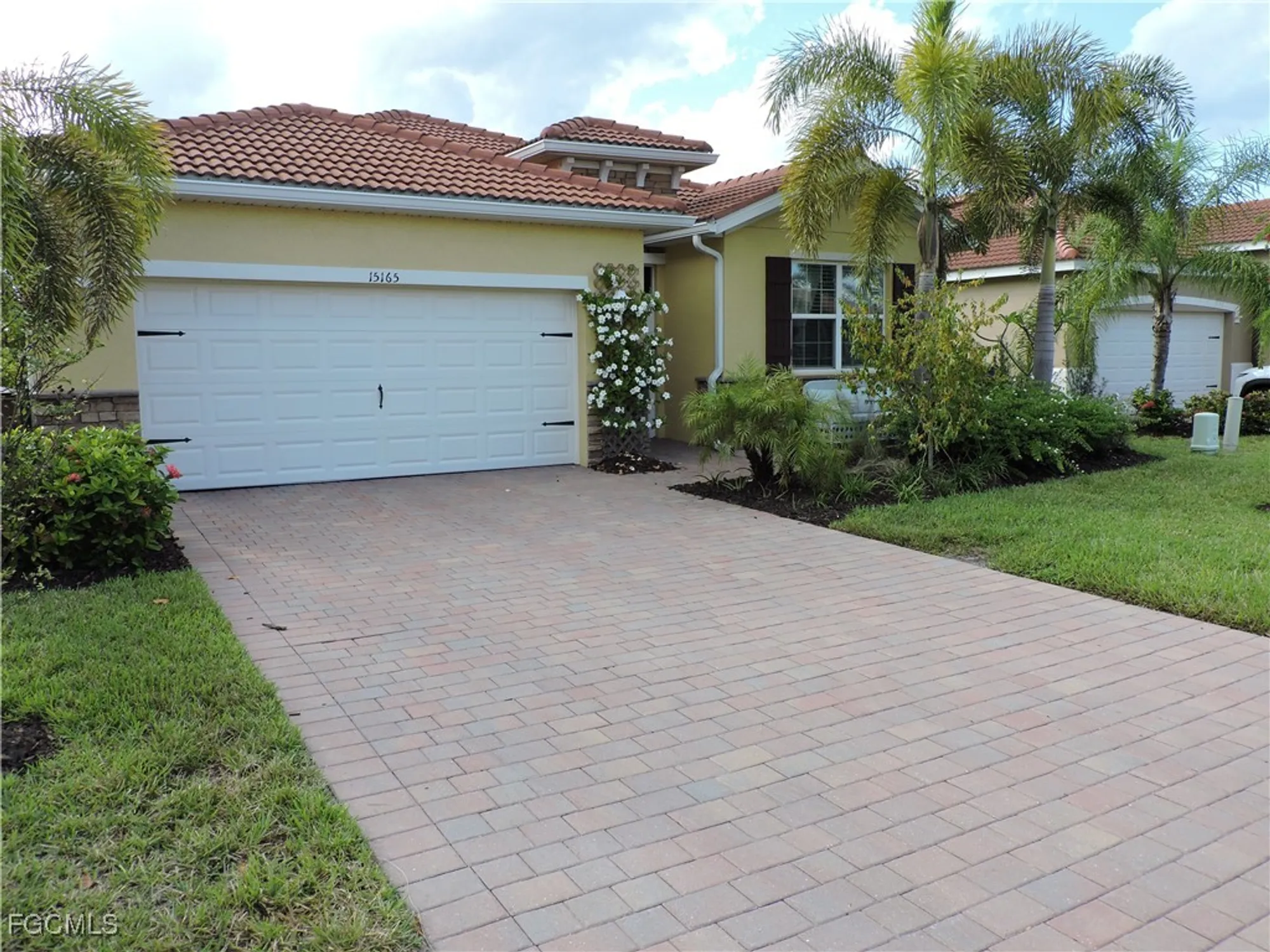 Property Slideshow image 1 of 32 | 15165 yellow wood dr, Alva, FL, 33920