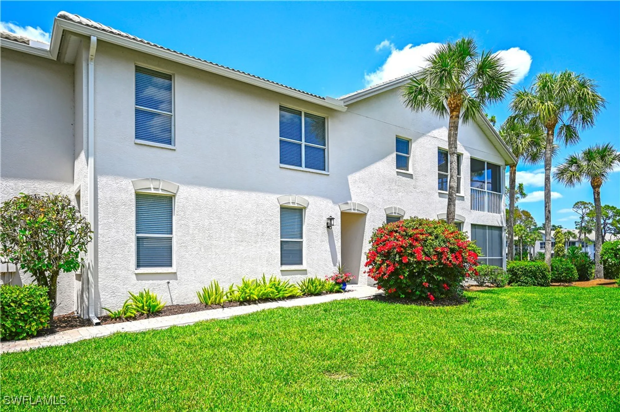 Property Slideshow image 5 of 39 | 27071 lake harbor ct 103, Bonita Springs, FL, 34134