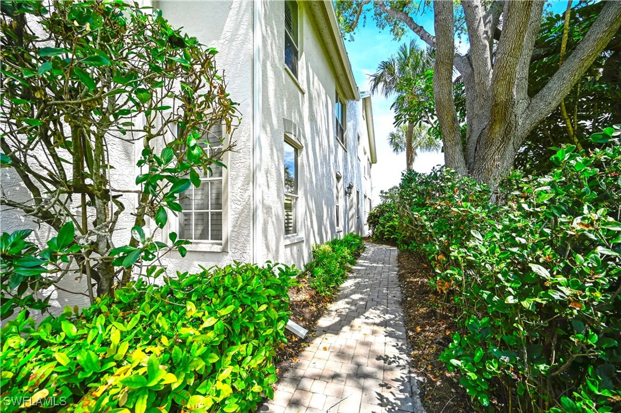 Property Slideshow image 6 of 39 | 27091 lake harbor ct 103, Bonita Springs, FL, 34134