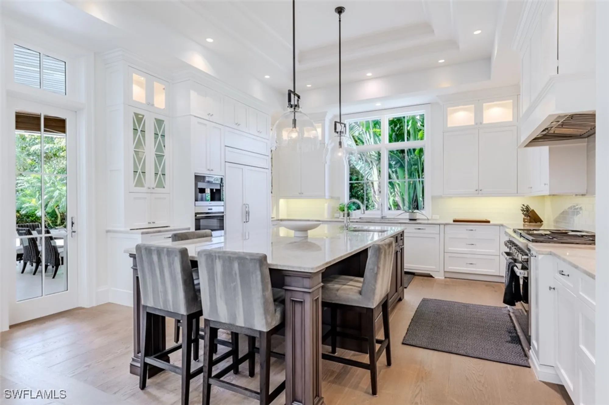 Property Slideshow image 14 of 44 | 702 bobwhite ln, Naples, FL, 34108