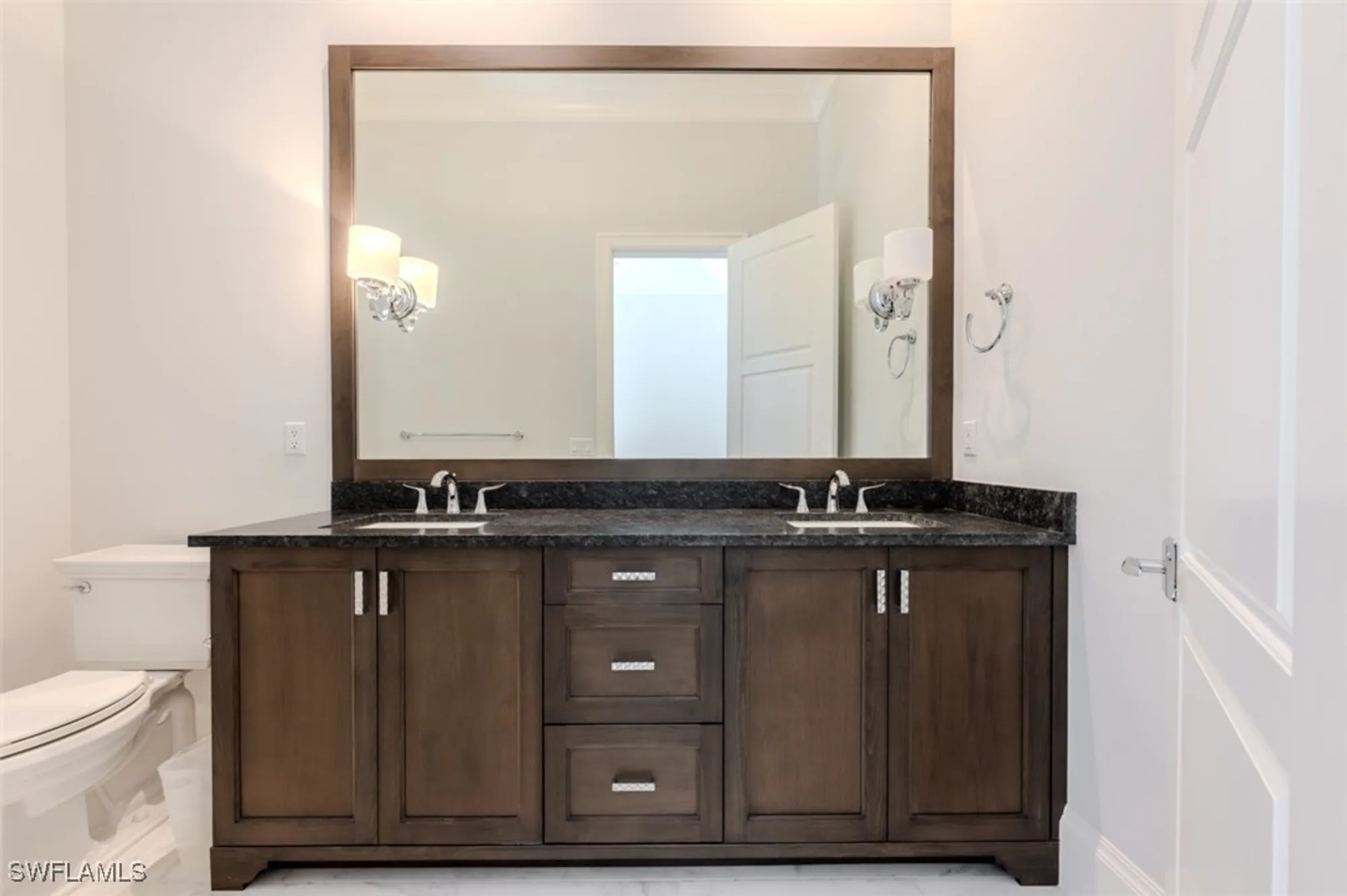 Property Slideshow image 25 of 44 | 702 bobwhite ln, Naples, FL, 34108