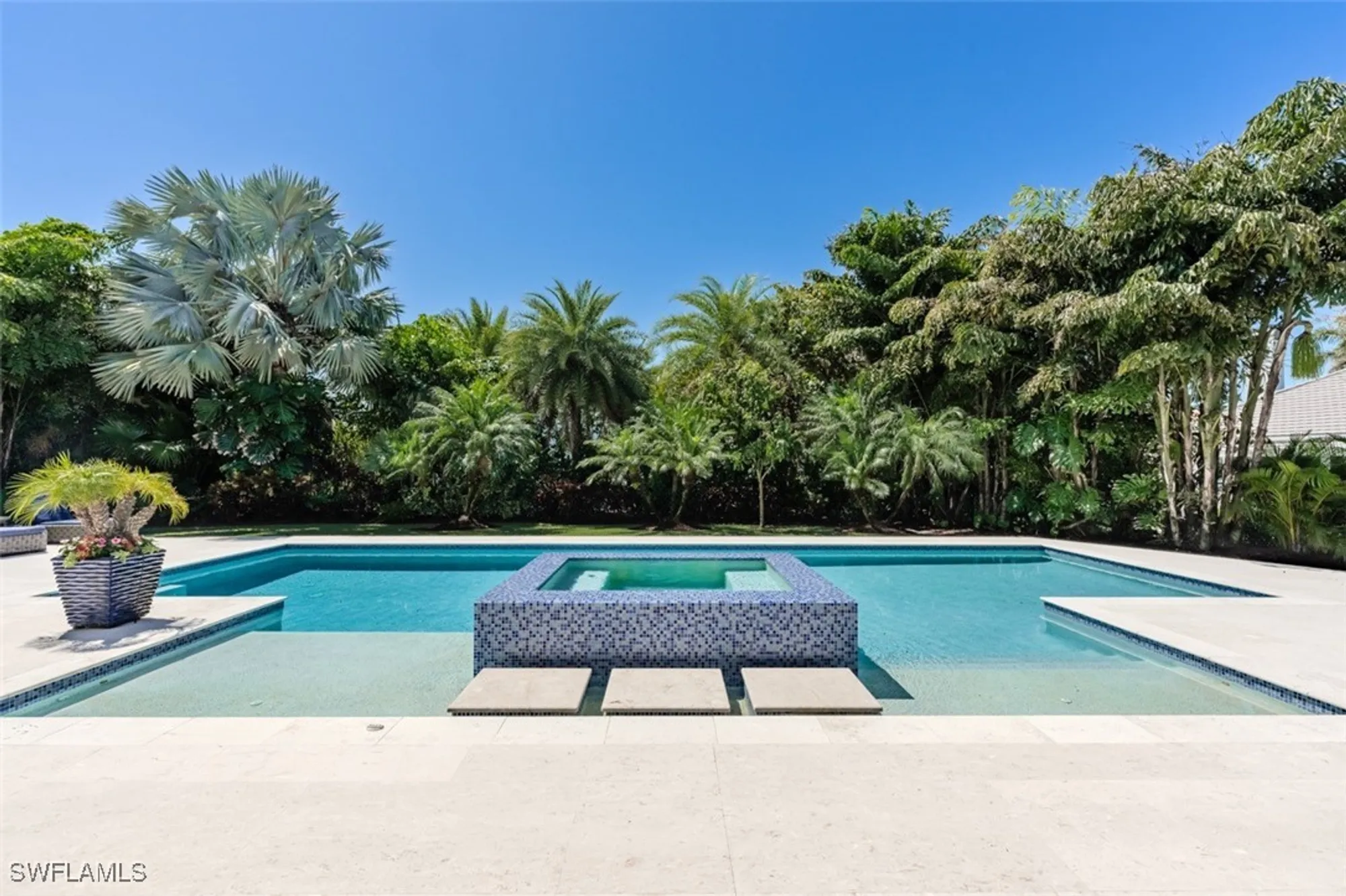 Property Slideshow image 3 of 44 | 702 bobwhite ln, Naples, FL, 34108