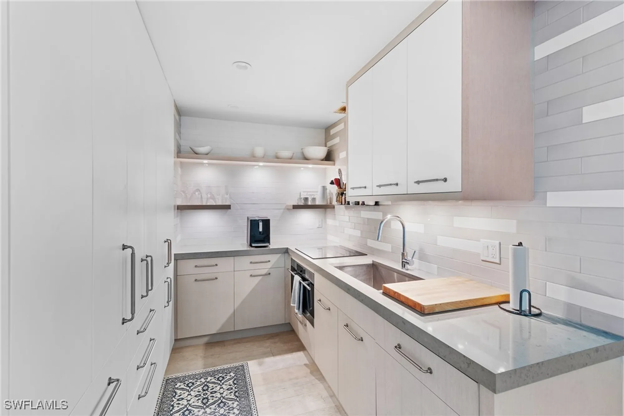 Property Slideshow image 10 of 25 | 2011 gulf shore blvd 54, Naples, FL, 34102