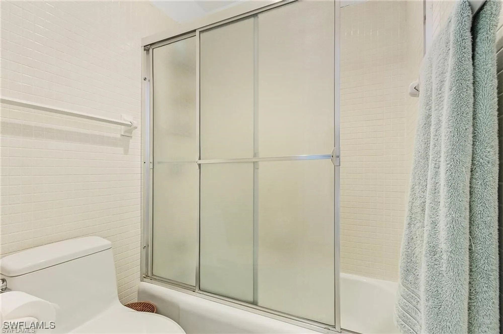 Property Slideshow image 13 of 25 | 2011 gulf shore blvd 54, Naples, FL, 34102