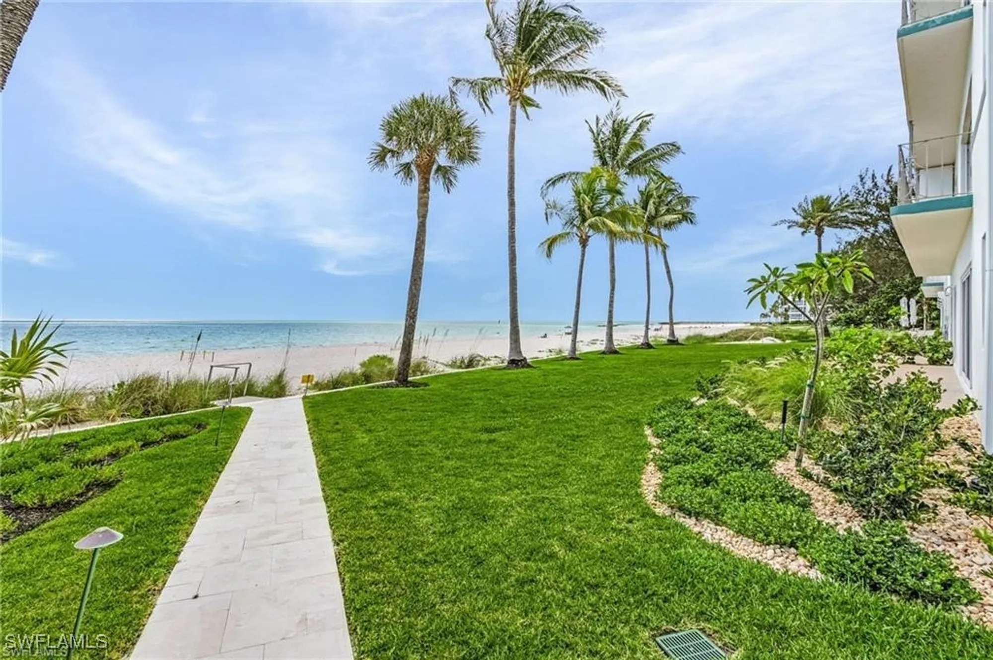 Property Slideshow image 22 of 25 | 2011 gulf shore blvd 54, Naples, FL, 34102