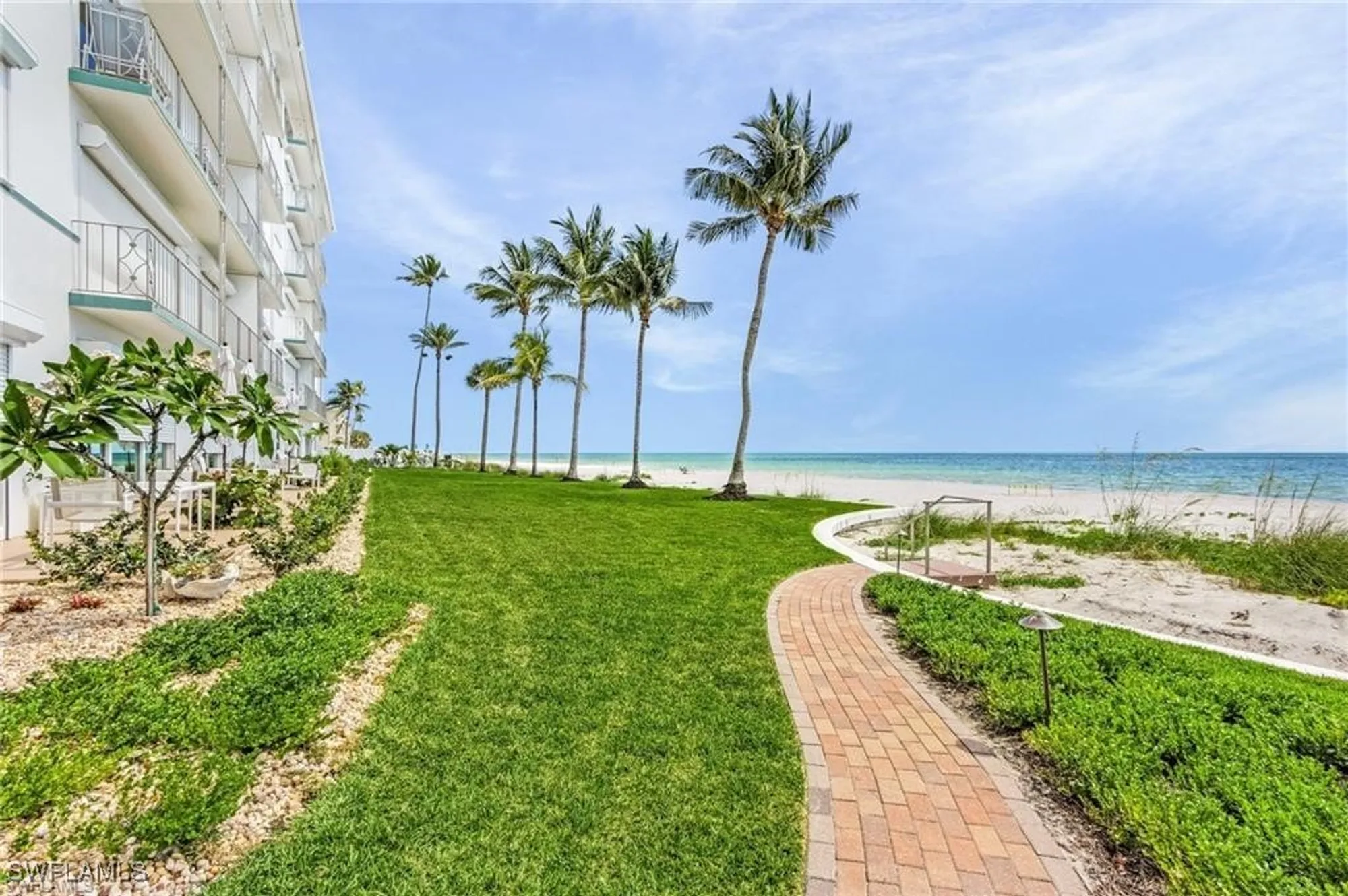 Property Slideshow image 23 of 25 | 2011 gulf shore blvd 54, Naples, FL, 34102