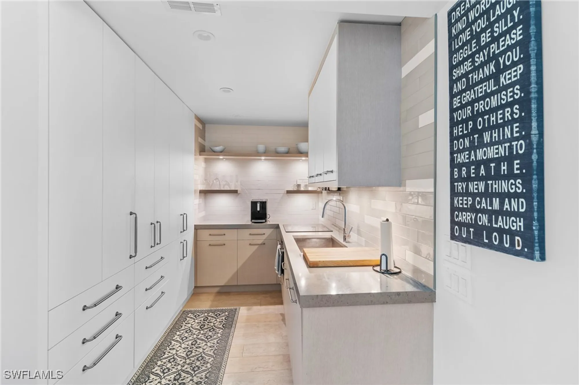 Property Slideshow image 9 of 25 | 2011 gulf shore blvd 54, Naples, FL, 34102