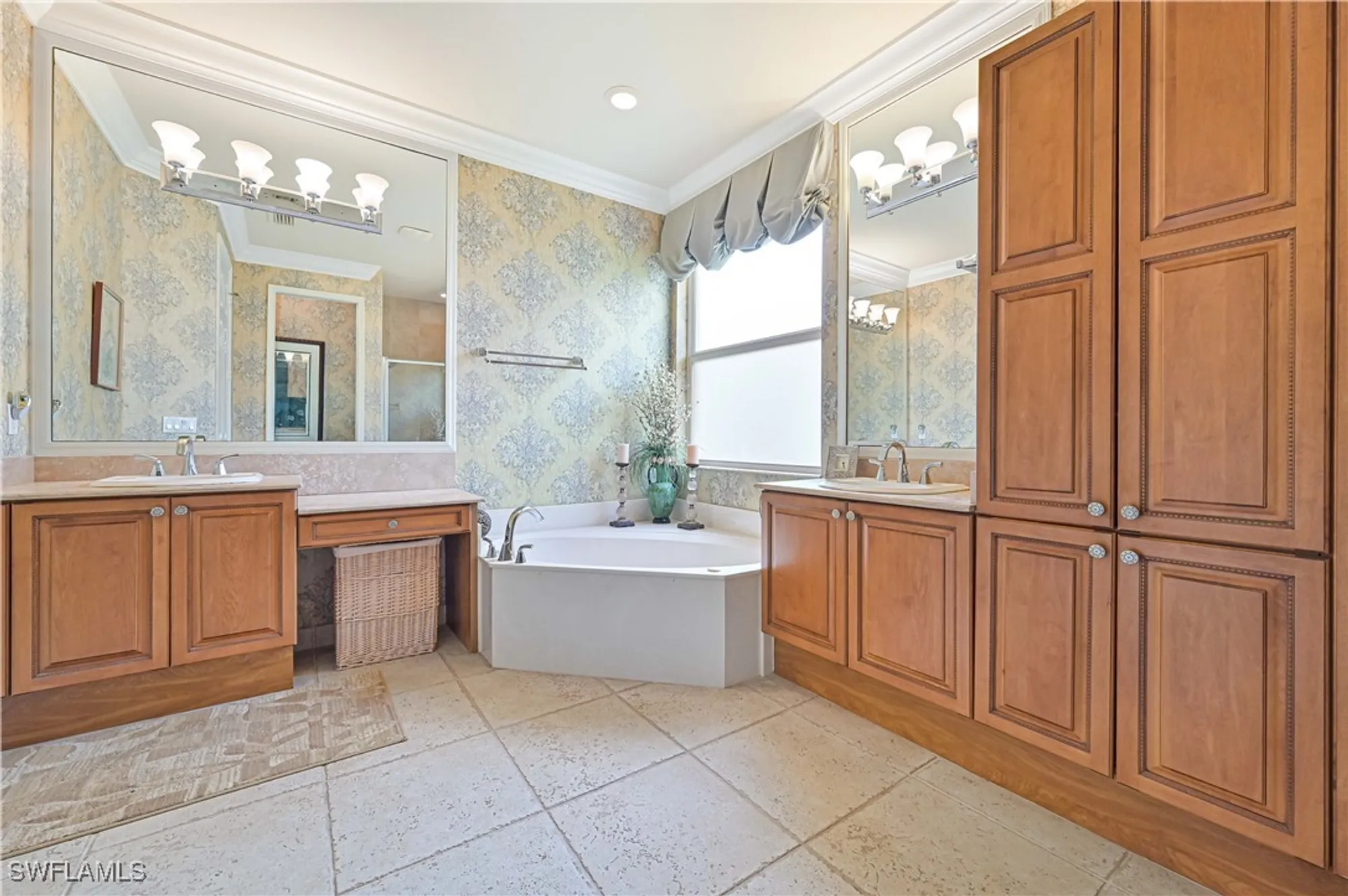 Property Slideshow image 34 of 44 | 2964 apple blossom dr, Alva, FL, 33920