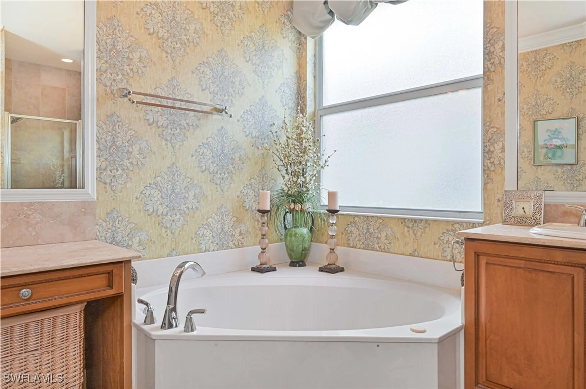 Property Slideshow image 36 of 44 | 2964 apple blossom dr, Alva, FL, 33920