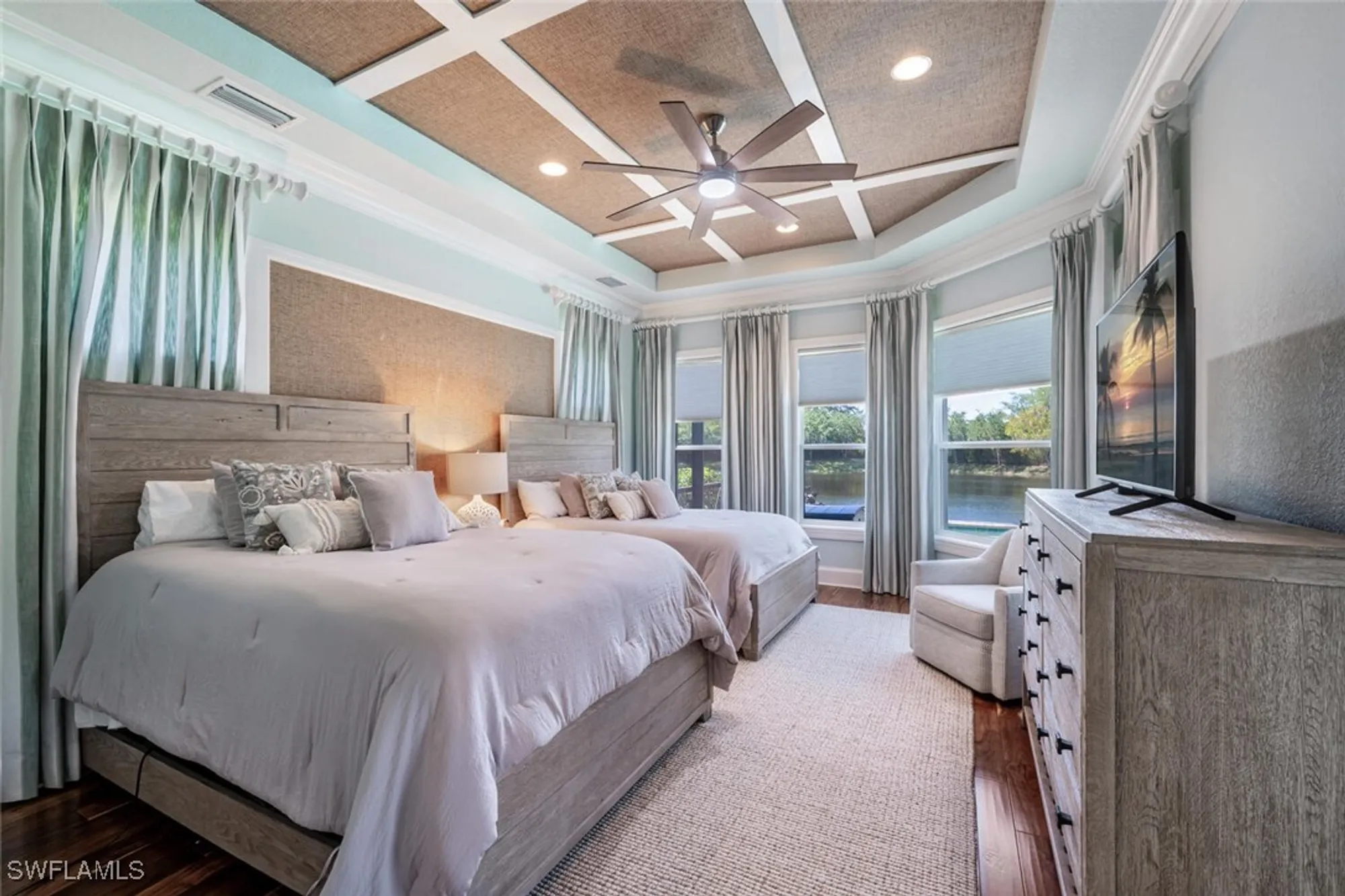 Property Slideshow image 23 of 50 | 3086 aviamar cir, Naples, FL, 34114