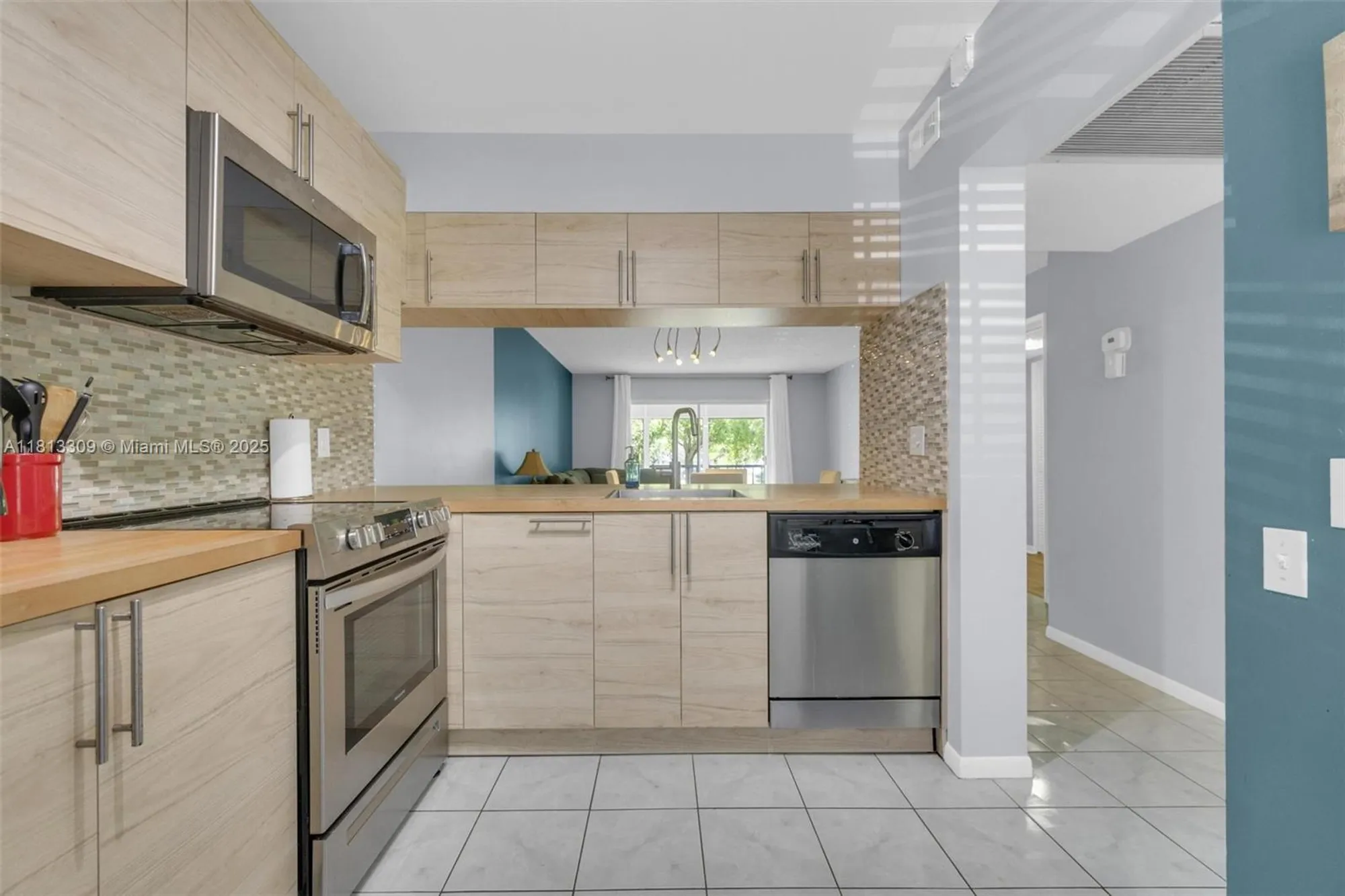 Property Slideshow image 4 of 26 | 2704 nassau bnd j2, Coconut Creek, FL, 33066