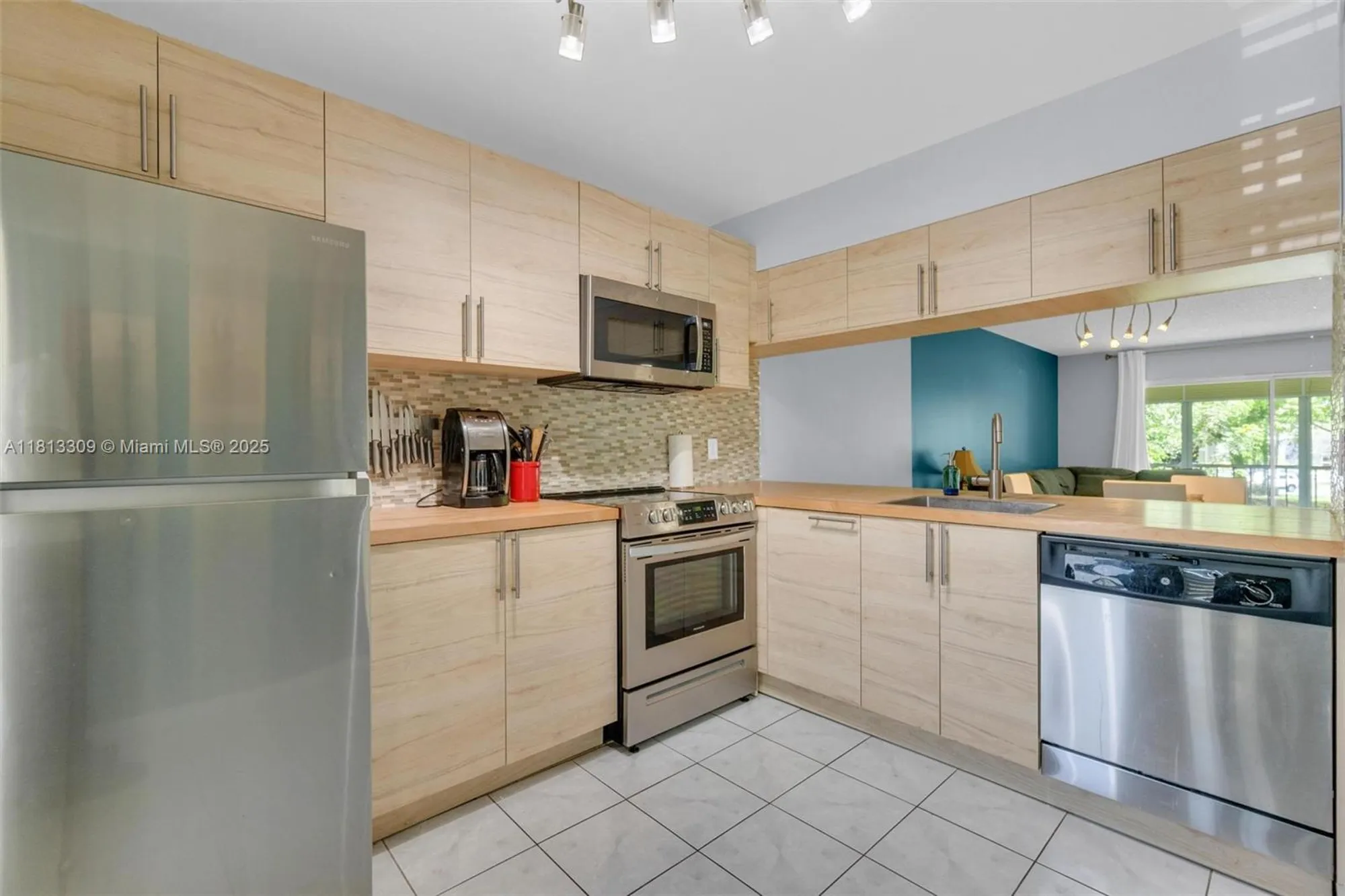 Property Slideshow image 5 of 26 | 2704 nassau bnd j2, Coconut Creek, FL, 33066